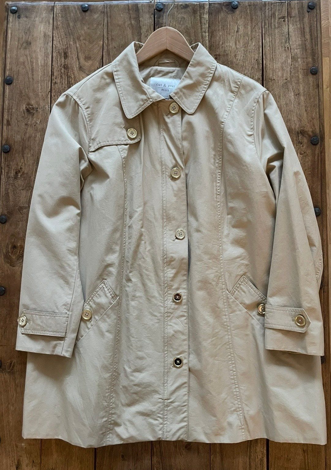 Vaalea trenssi koko 44/46