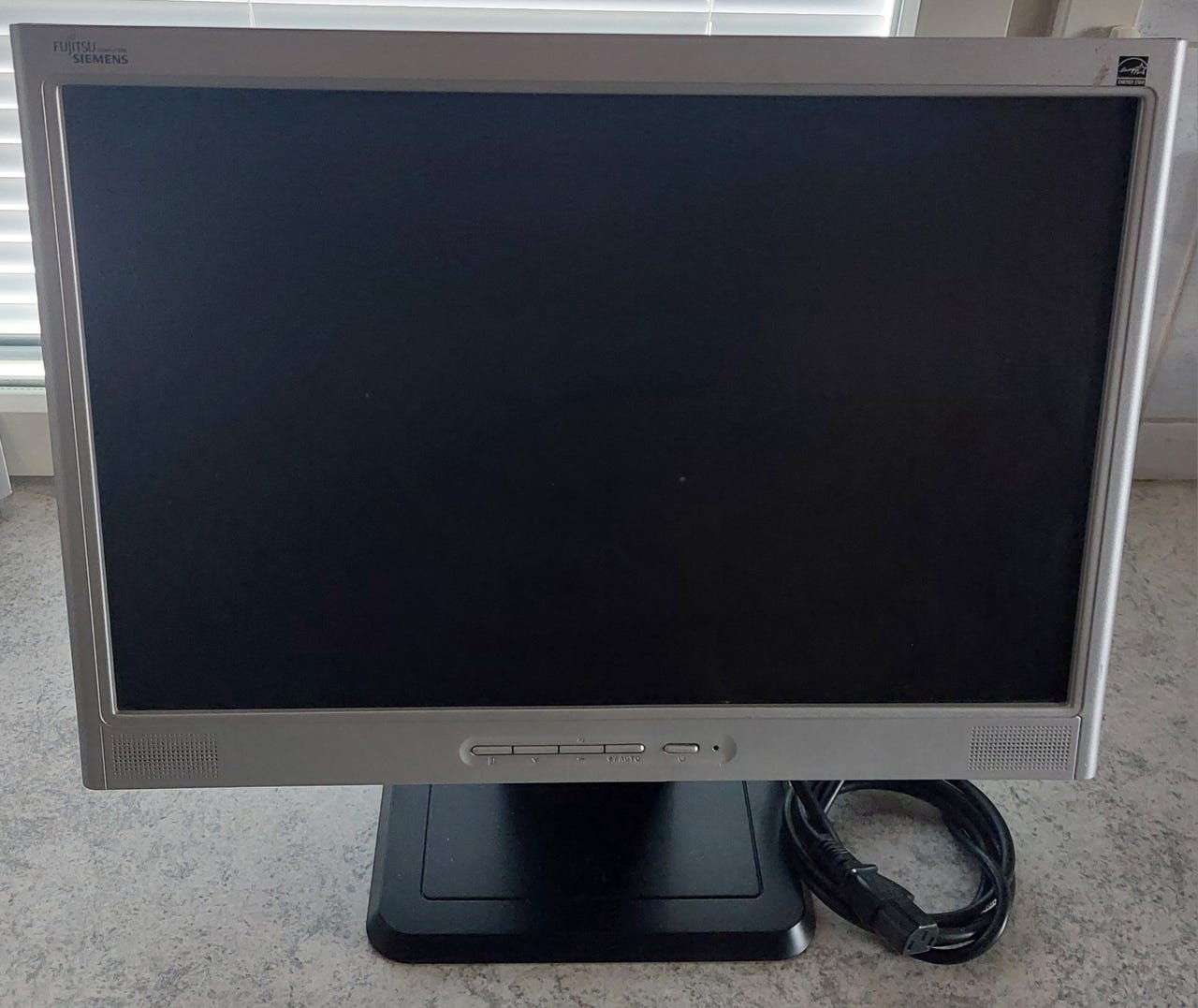 Scaleoview L19W-4 monitor