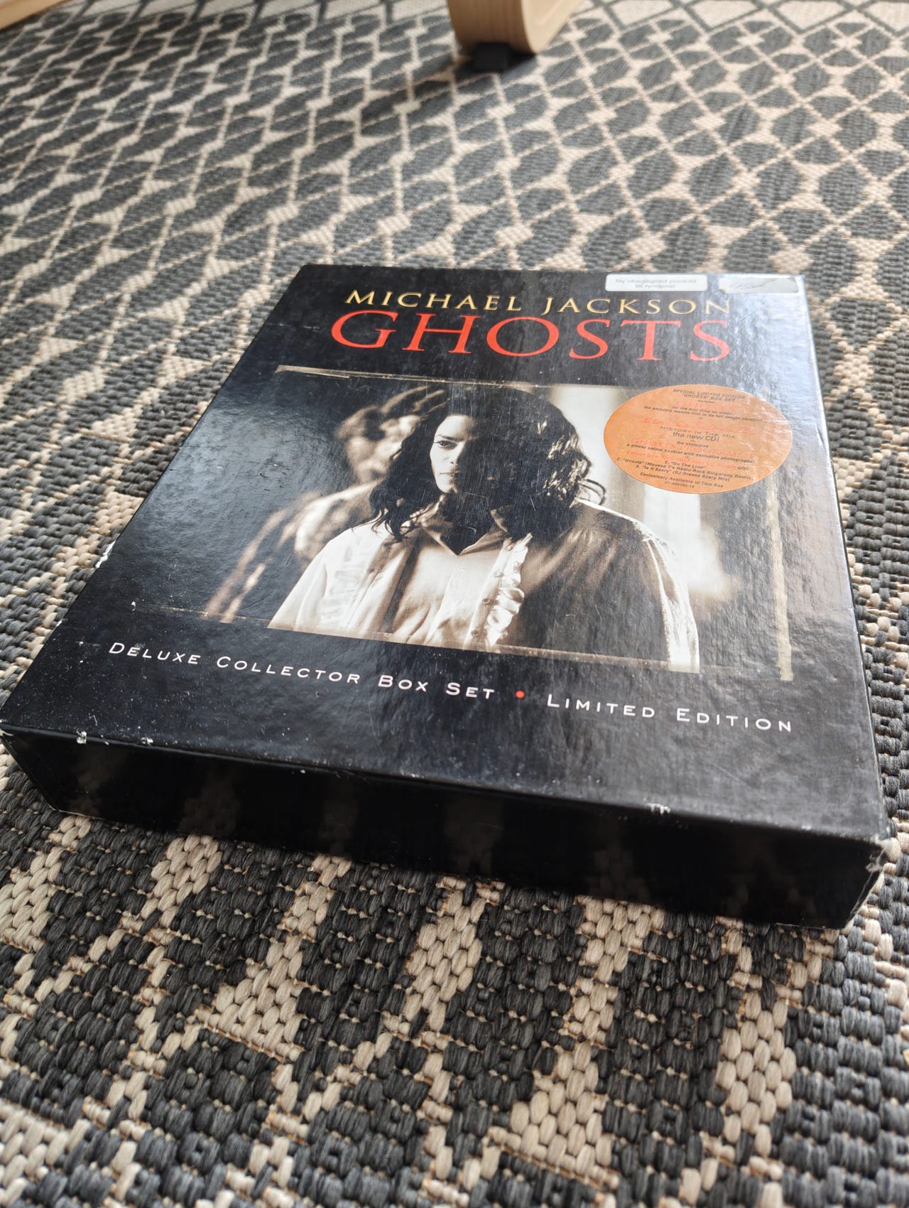 Michael Jackson Ghosts deluxe collector box set VHS ja CDs | Tori