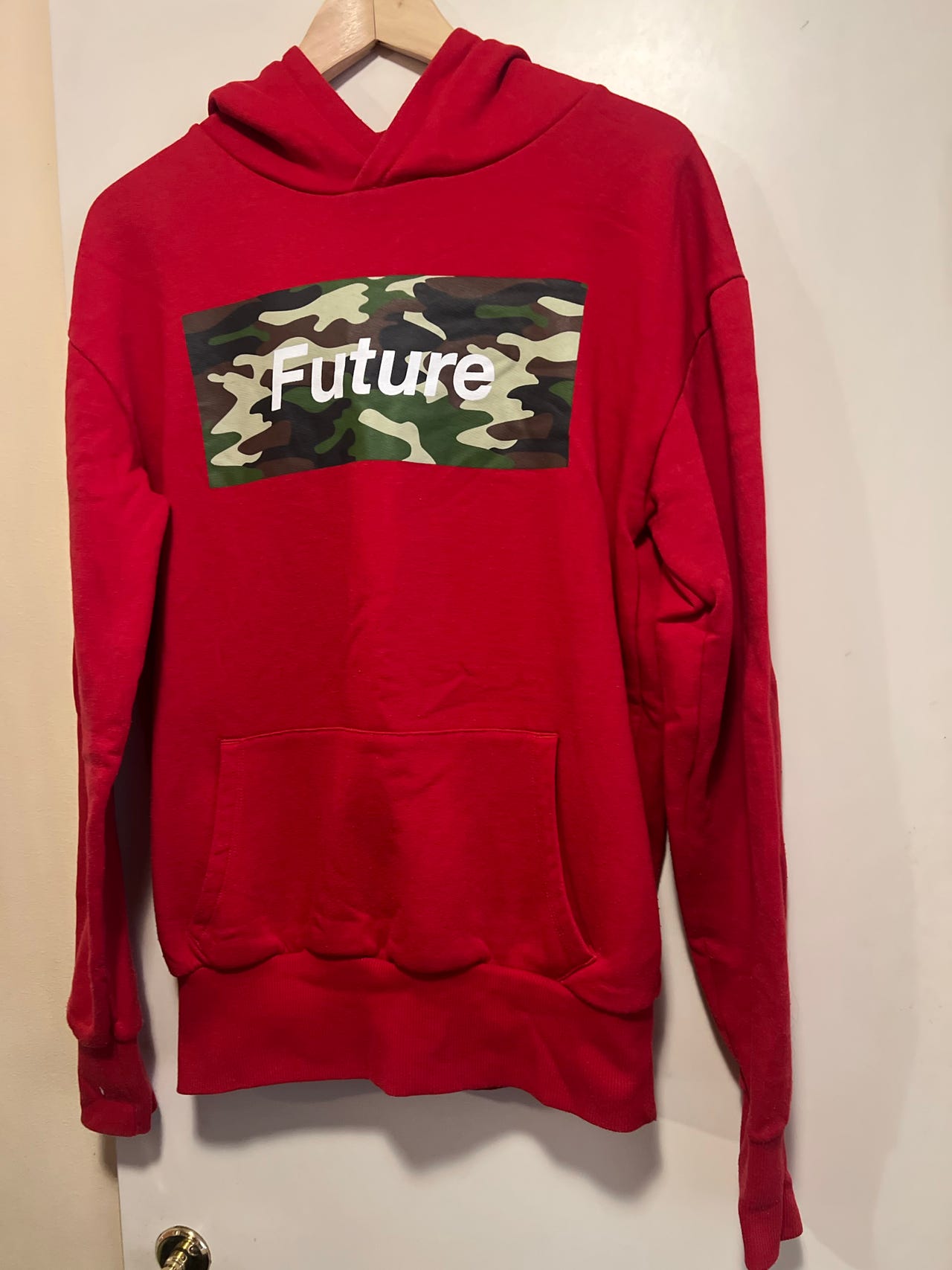 Primark huppari Future M punainen miehille