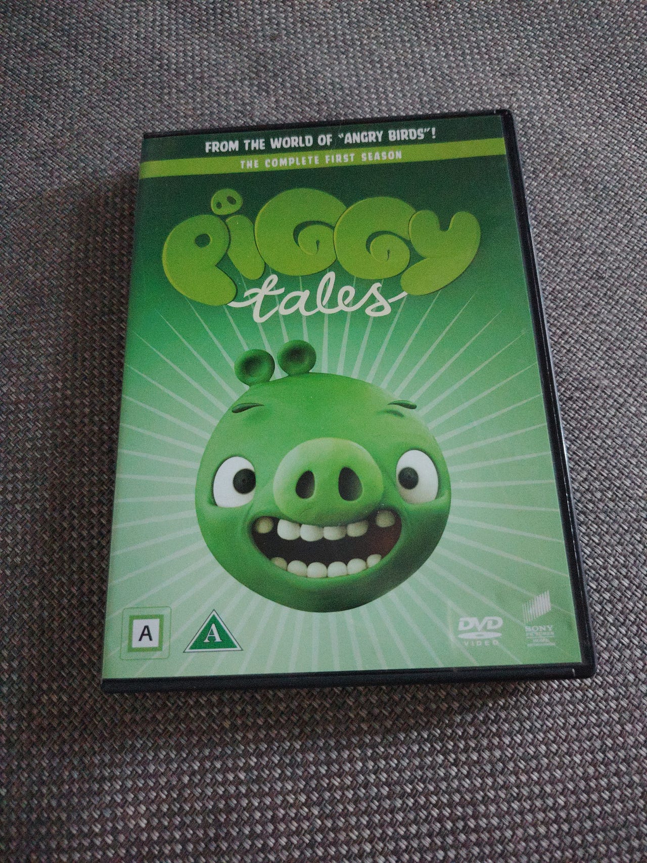 Piggy Tales Angry Birds 1.kausi