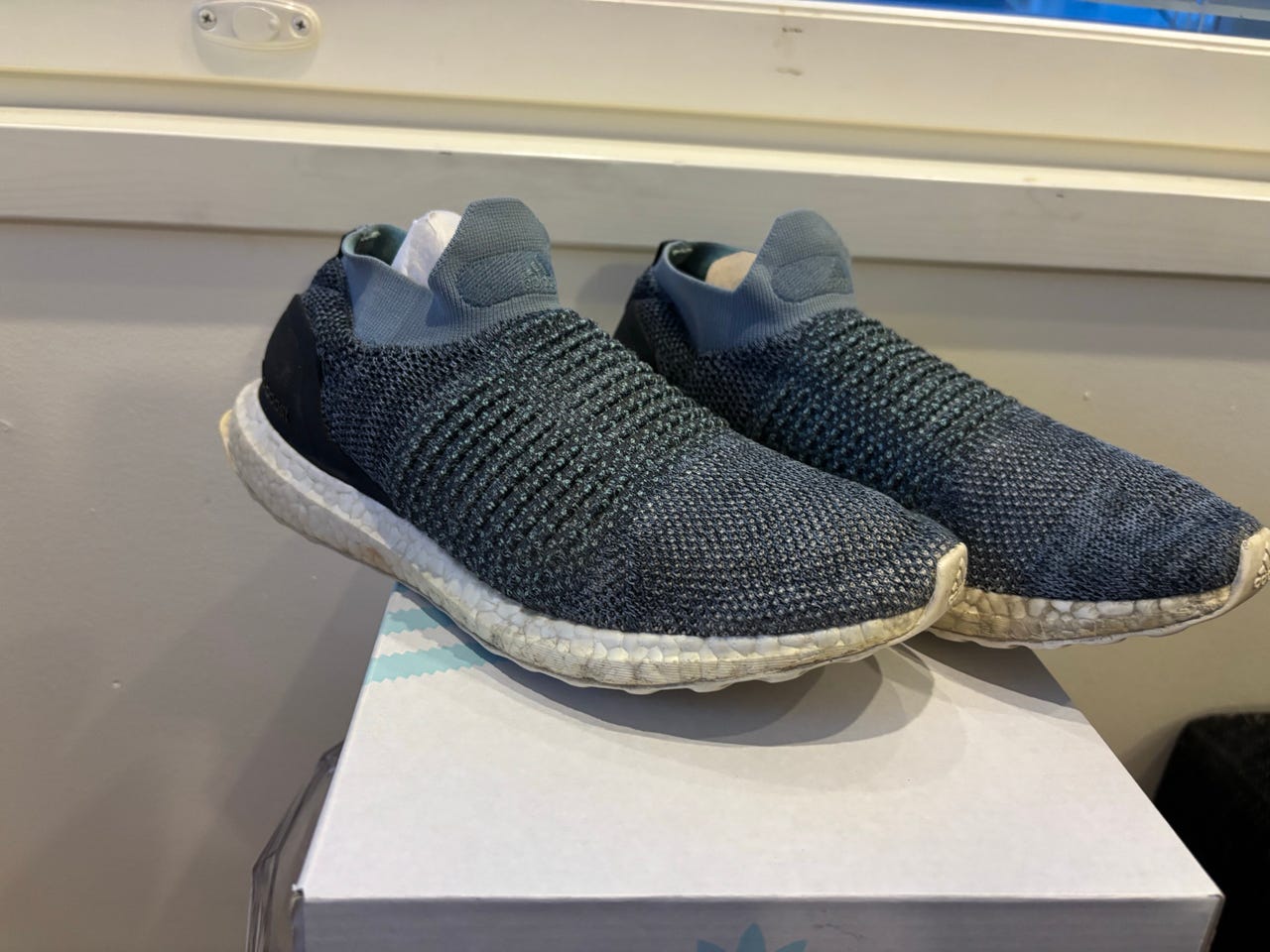 Adidas Ultraboost Laceless Parley juoksukengät koko 41 sininen