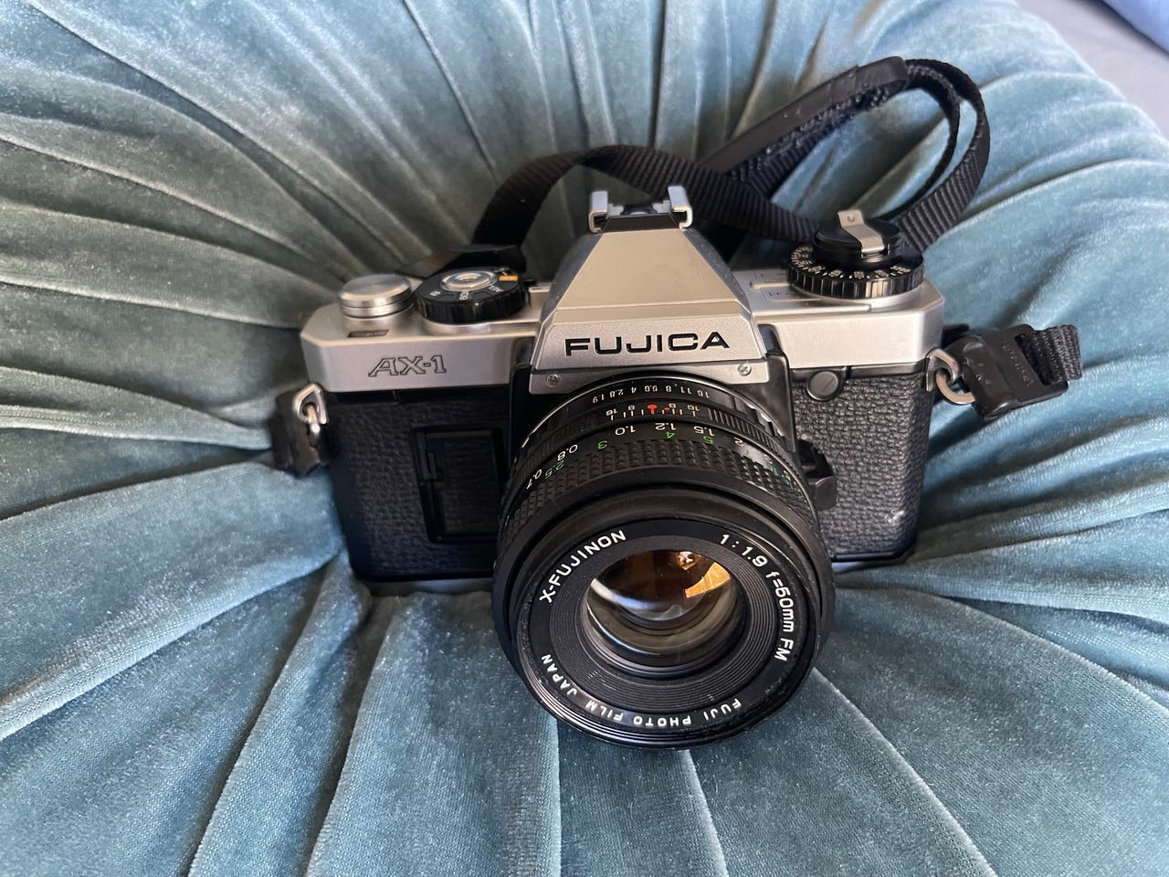 Fujica AX-1 + 50mm f1.9 X-Fujinon | Tori