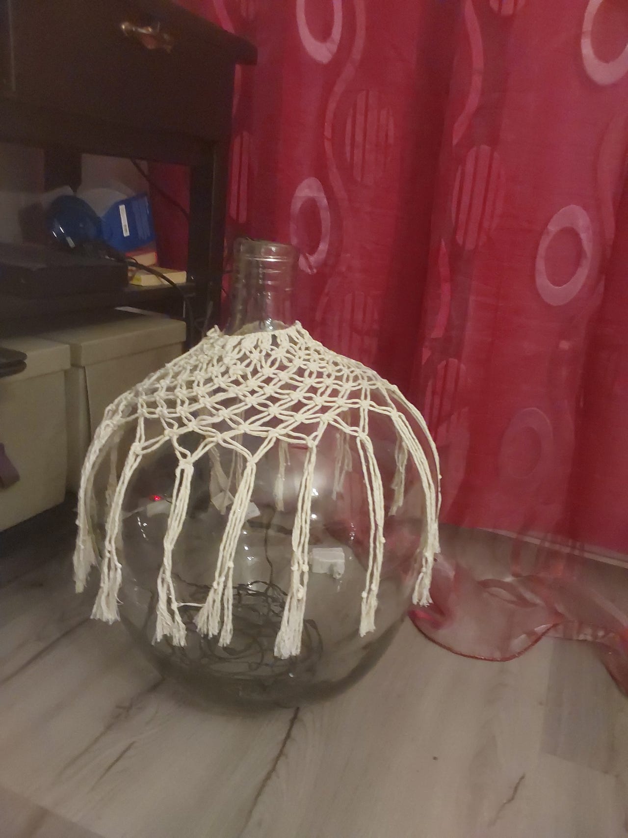 Myydään Iso AIV lasipullo, haku Kontiolahdelta, Valot mukaan