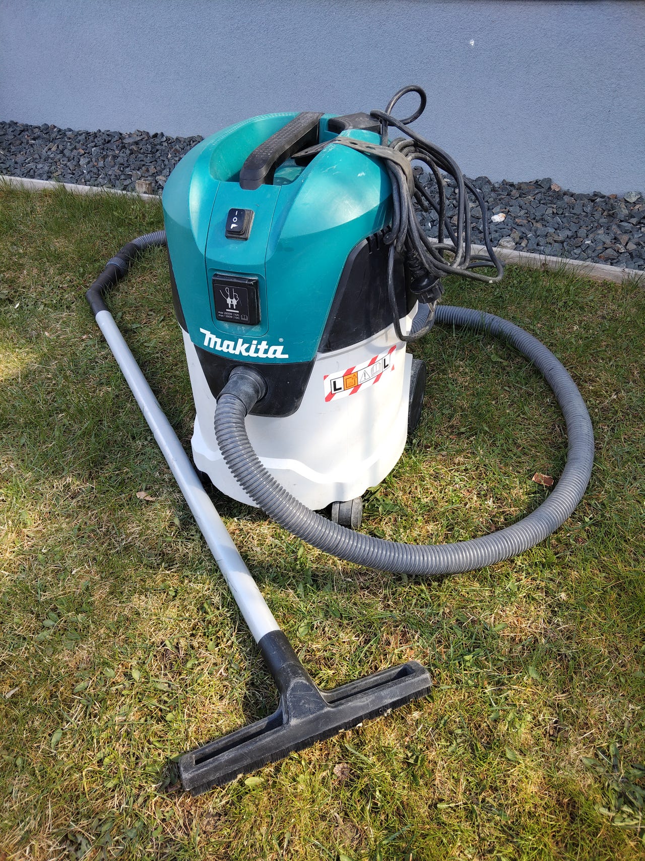 Makita märkä/kuivaimuri VC2512L