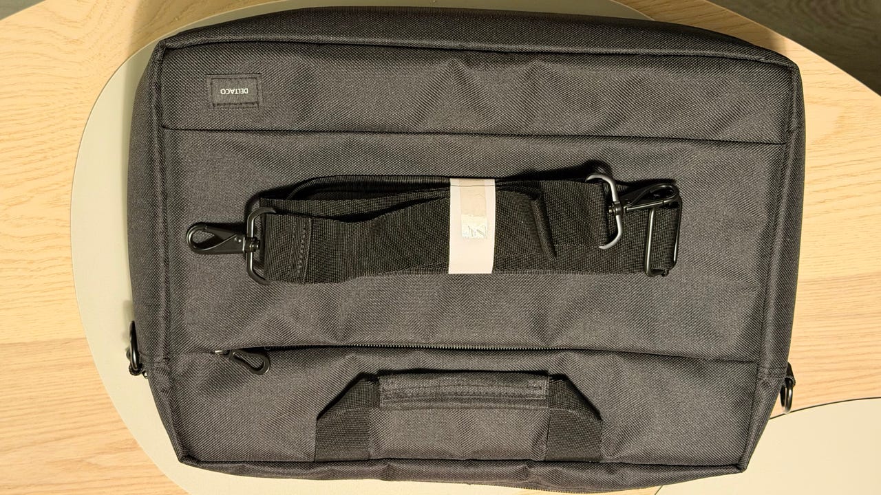 Kannettavan tietokoneen laukku / Laptop bag 15,6”