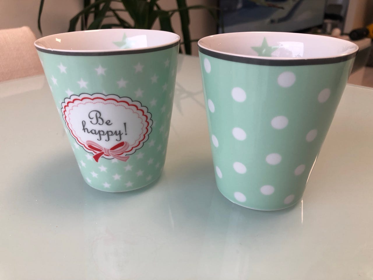 Happy Mugs kahvikuppeja ja teemukeja