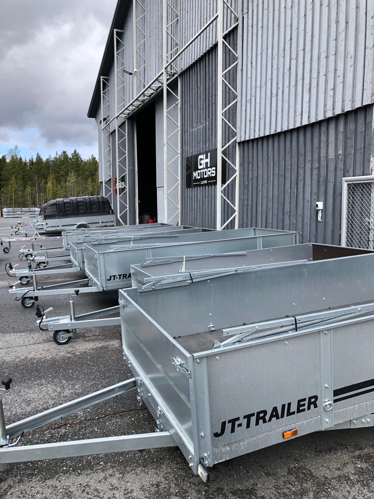 JT-Traileri 300 myös ilman kuomua!