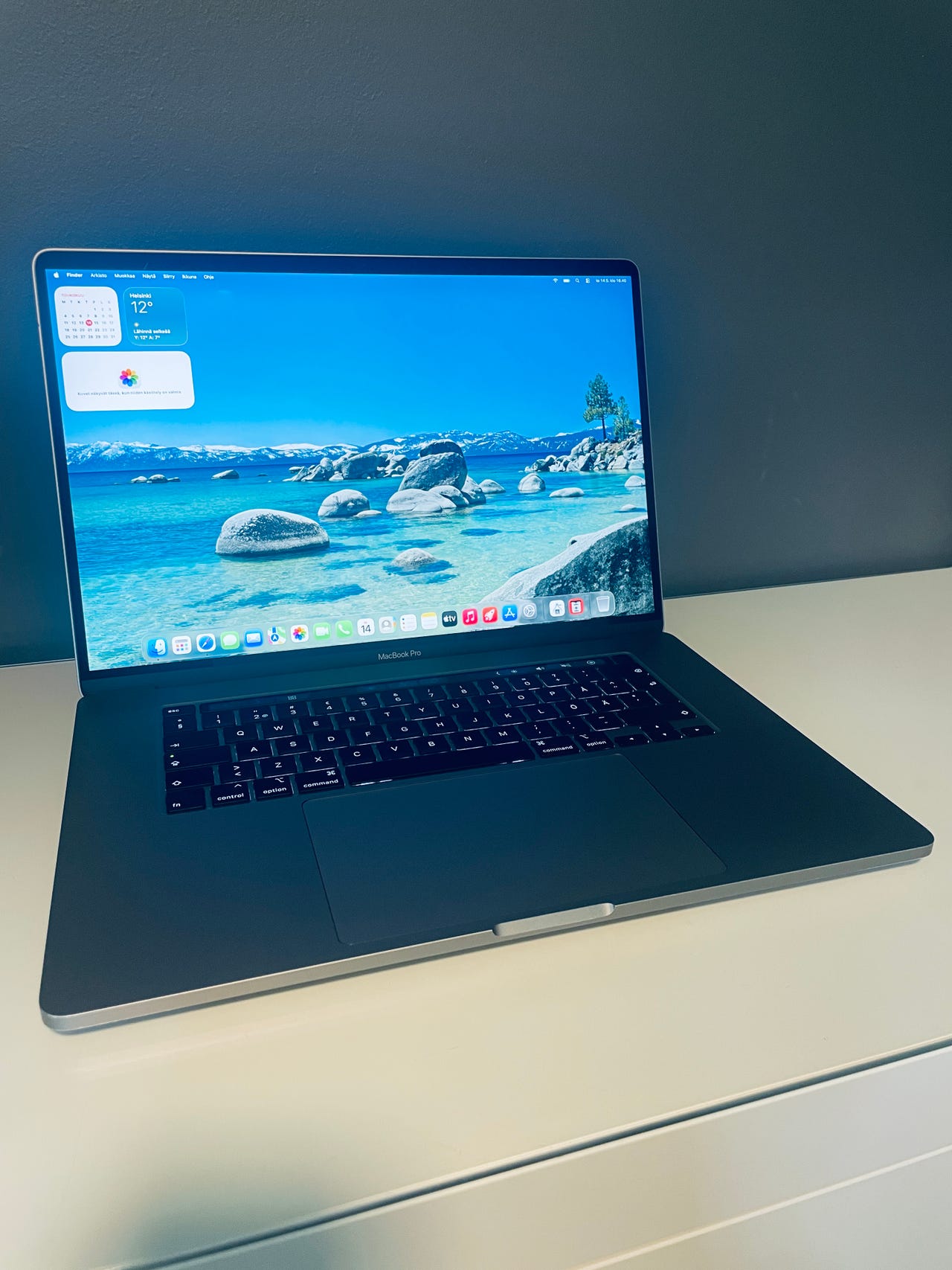 MacBook Pro 16