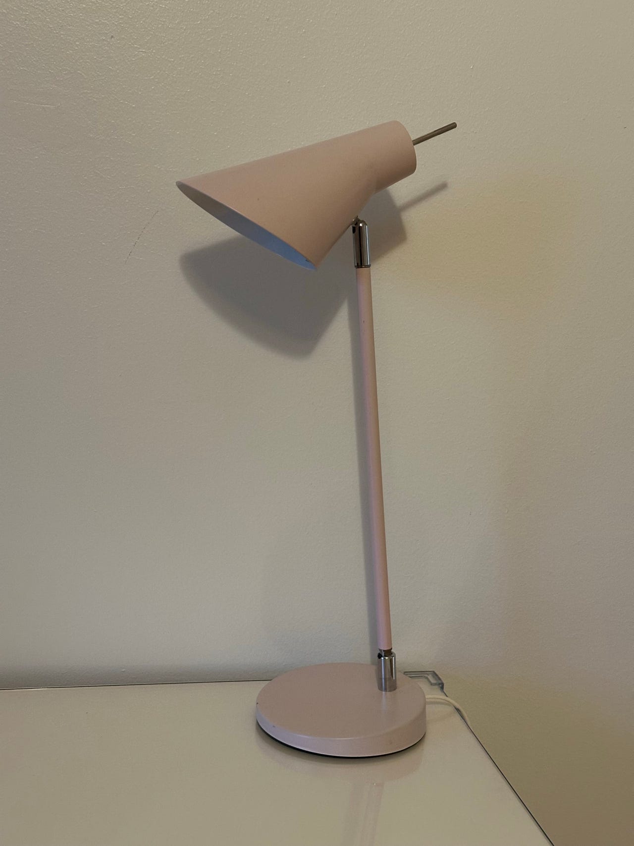Tyylikäs Roosa Työpöytävalaisin Viktor Northlight