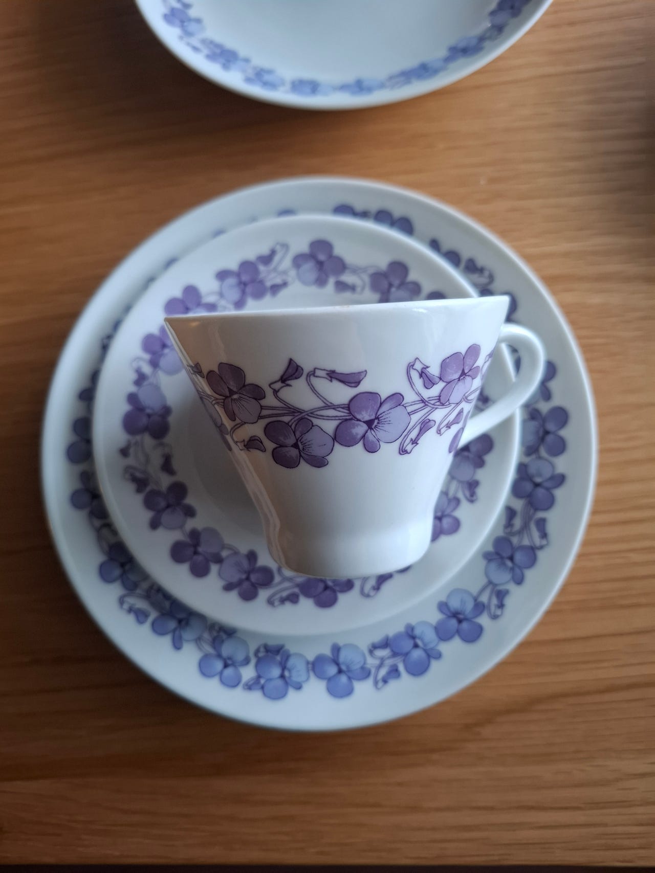 Arabia Viola kahviastiasto