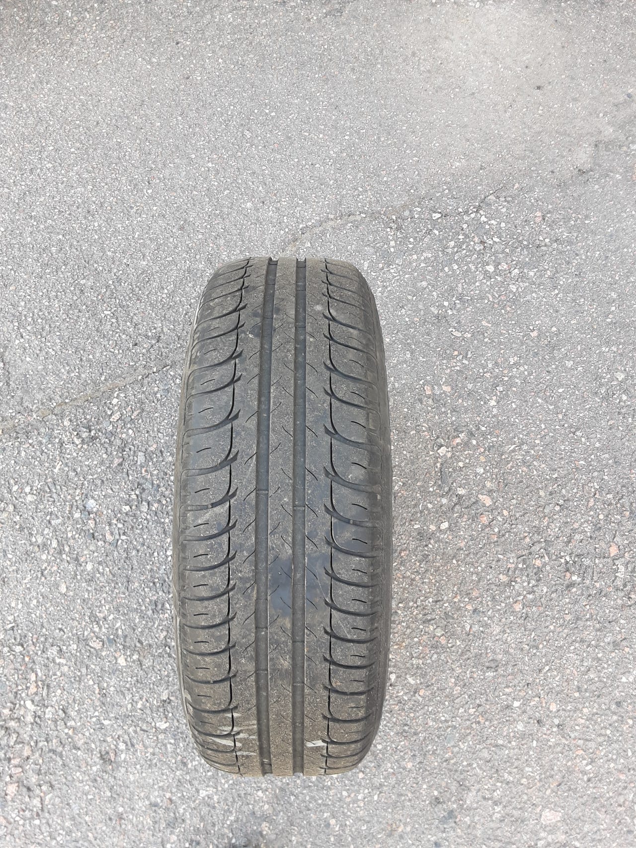 185x65x14 kesärenkaat,vanteet
