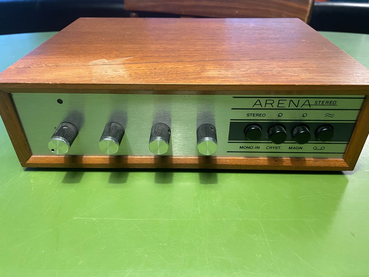 Arena Stereo F210 vahvistin