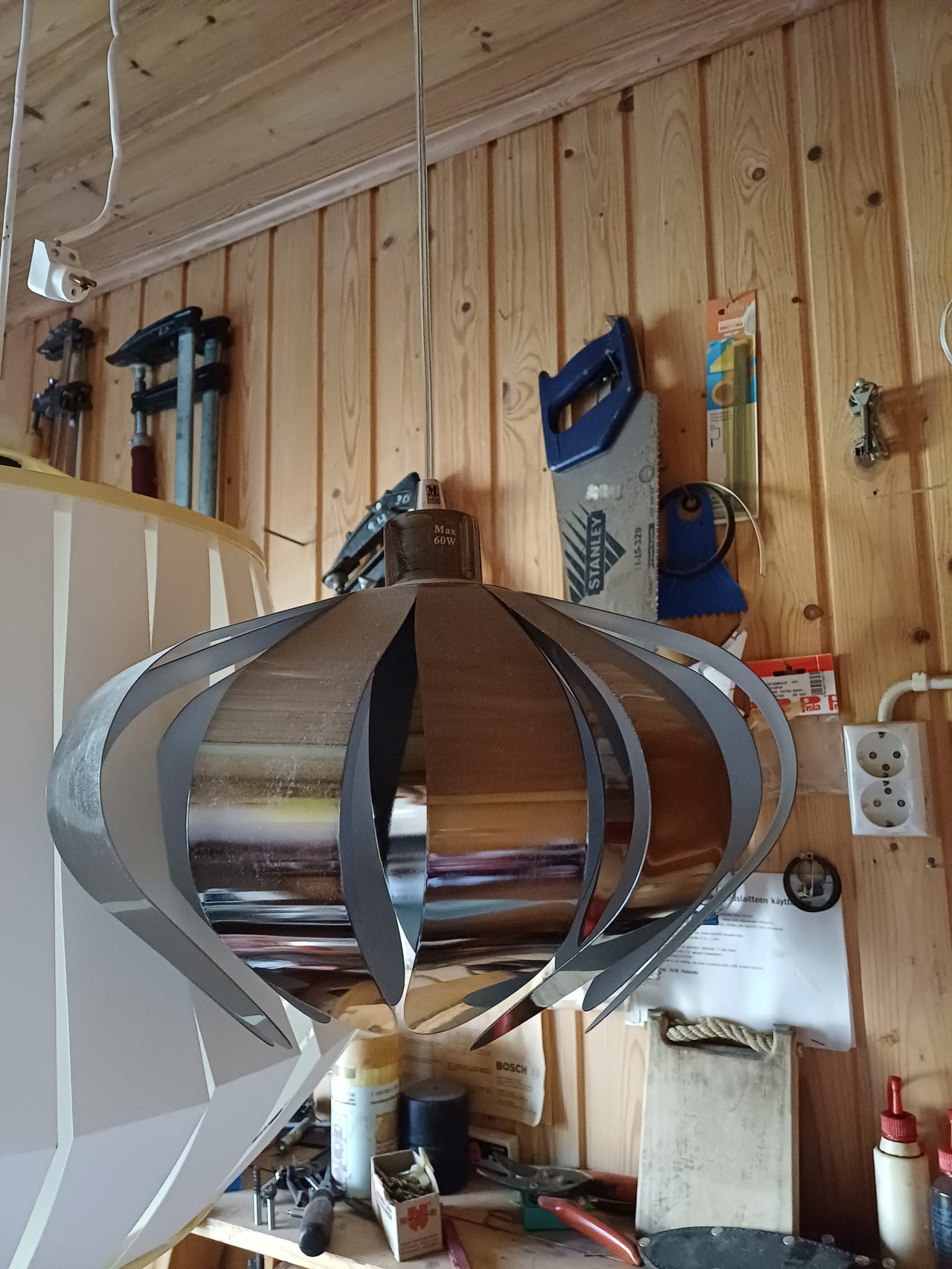 Metallinen kattovalaisin