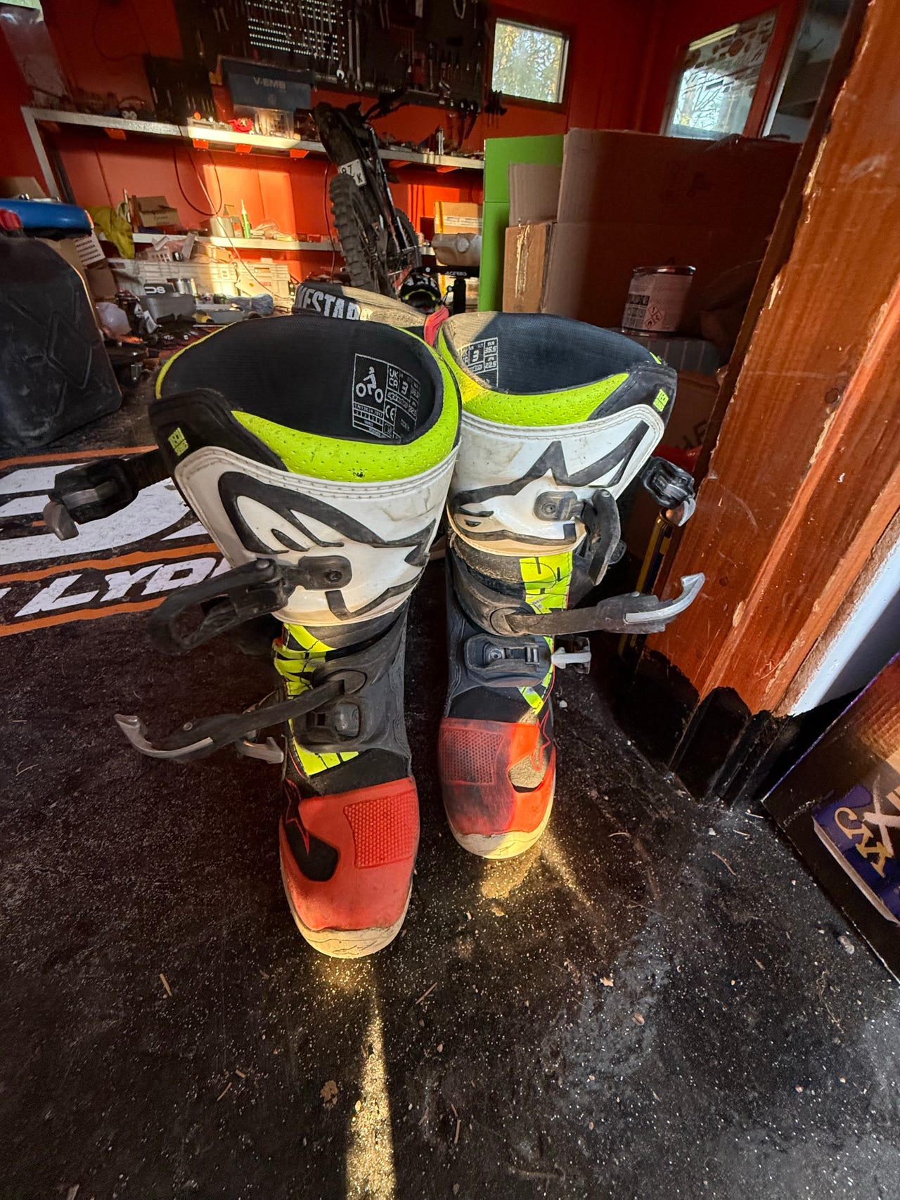 Alpinestars Tech 7S motocross-saappaat koko 38 musta/punainen/kel