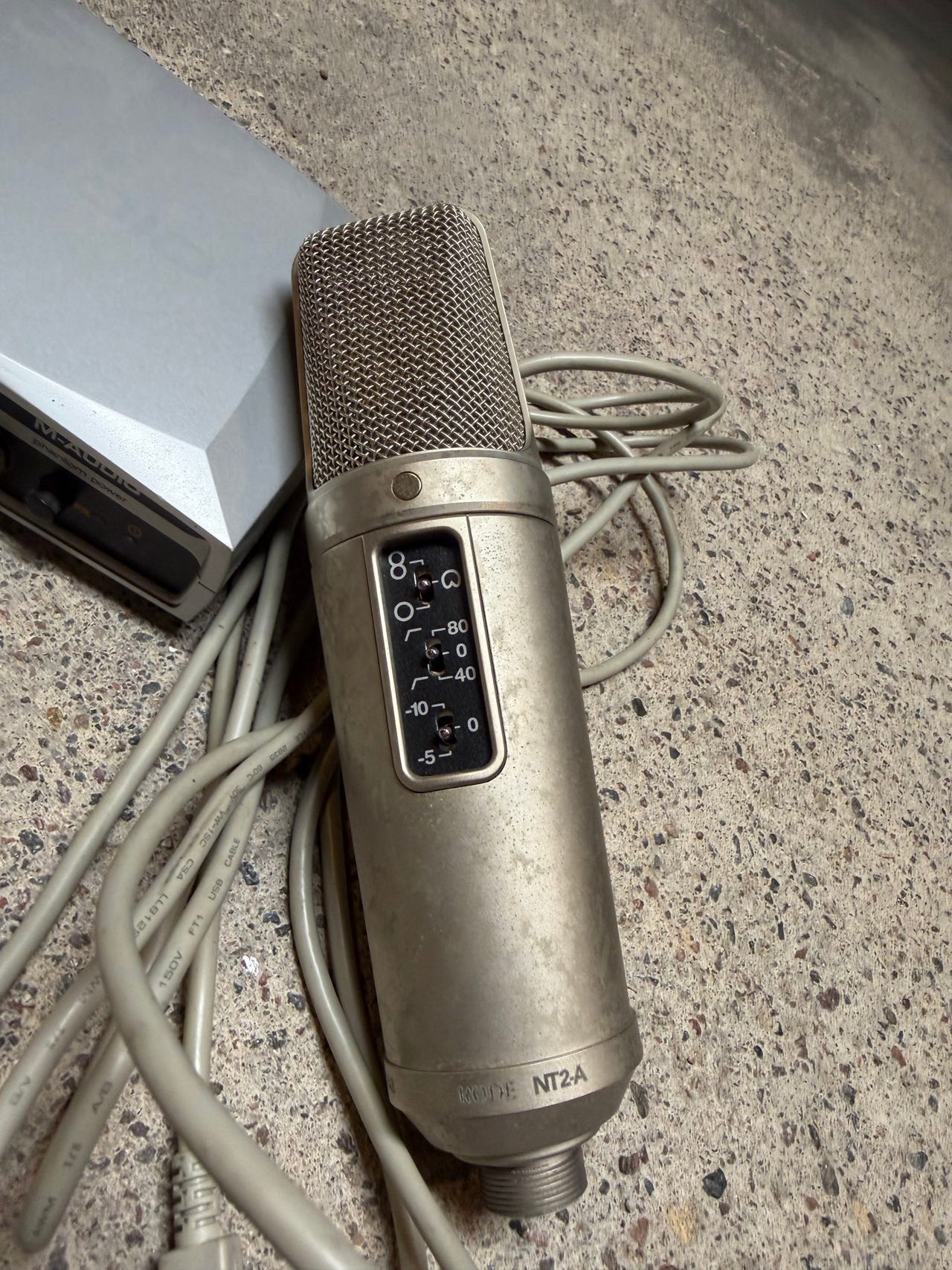 RØDE NT2-A + M-Audio MobilePre USB studio setti