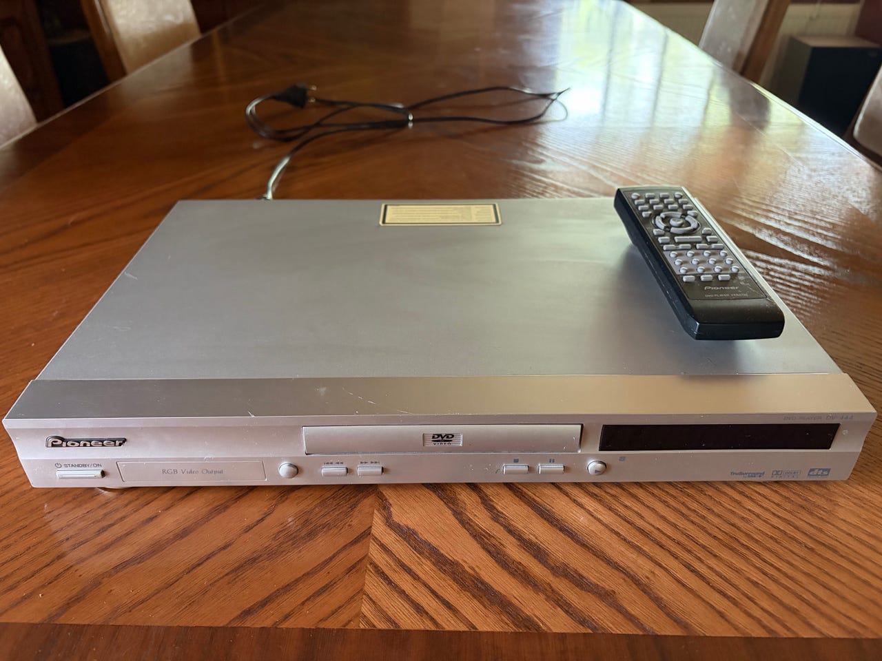 Pioneer DV-444 dvd-soitin