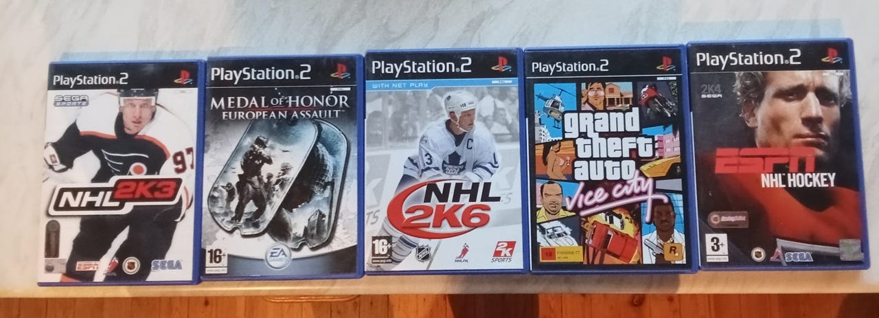 PS 2 pelit
