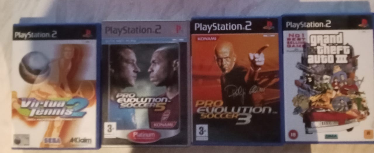 PS 2 pelit