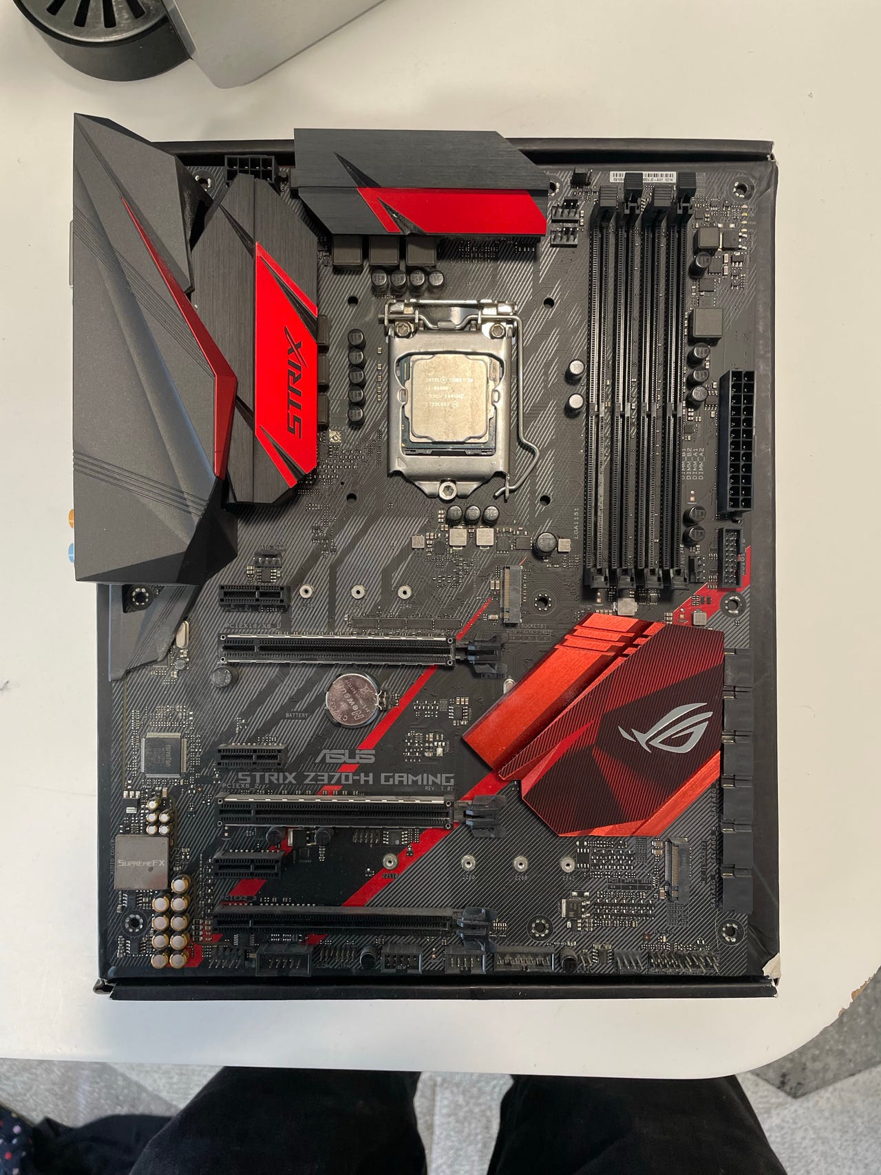 Asus ROG Strix Z370‑H Gaming emolevy + Intel i5-8600k | Tori