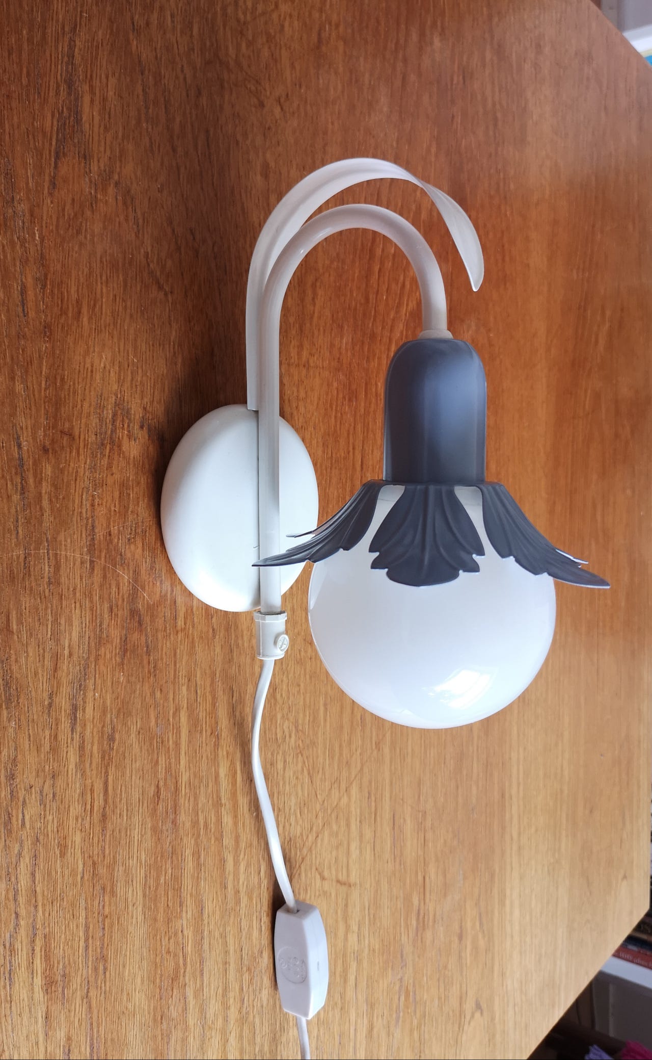 Retro seinävalaisin