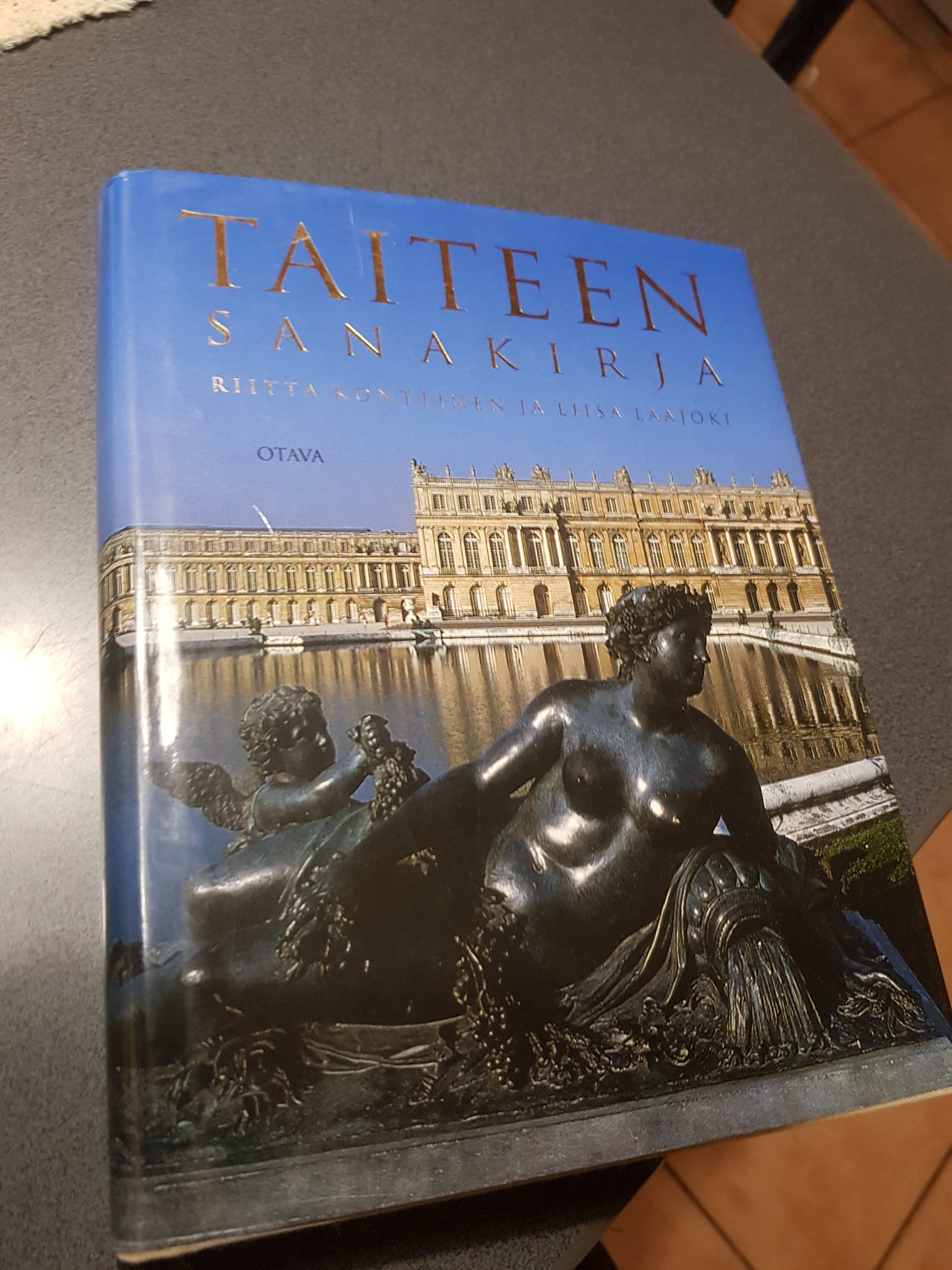 Taiteen sanakirja. Riitta Konttinen, Liisa Laajoki.