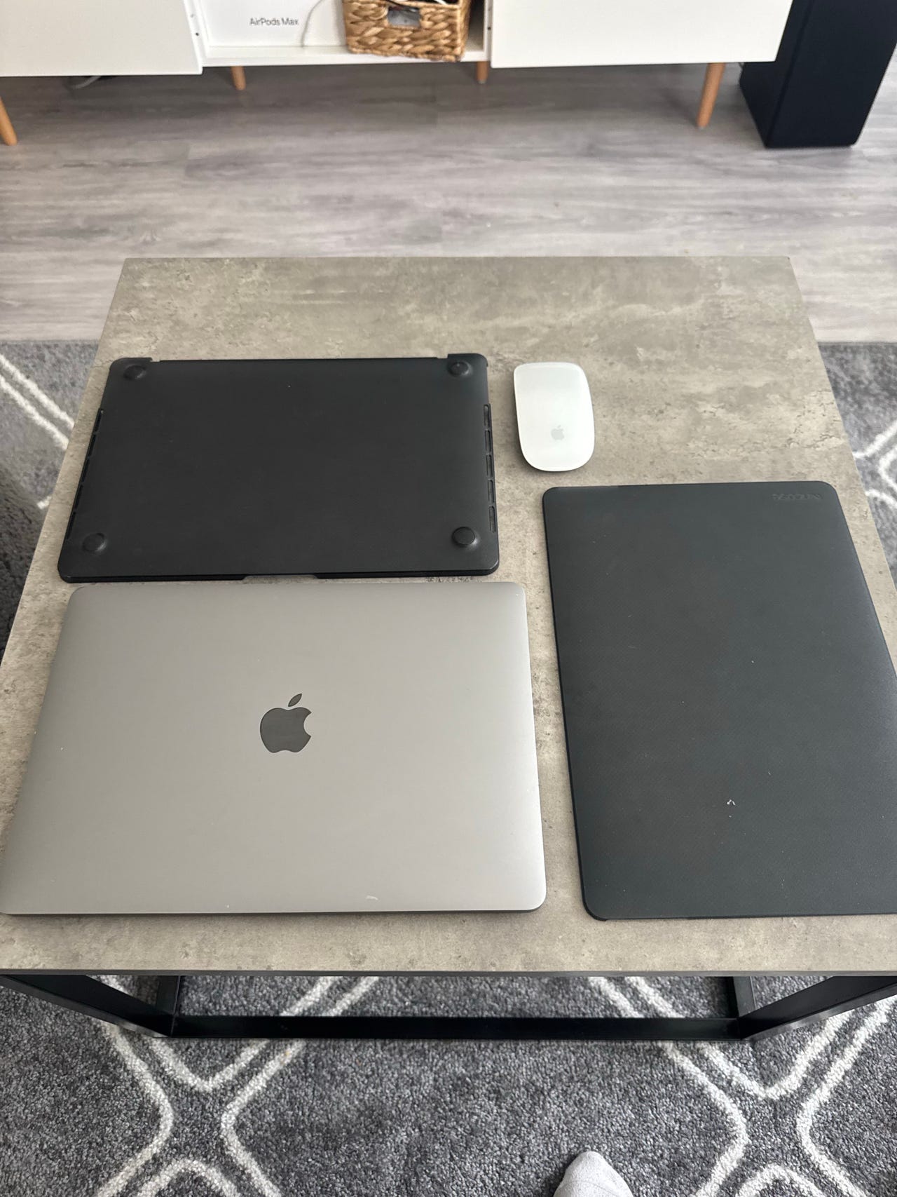 MacBook Pro 13” 2020 + Apple Magic Mouse + Suojakuoret | Tori