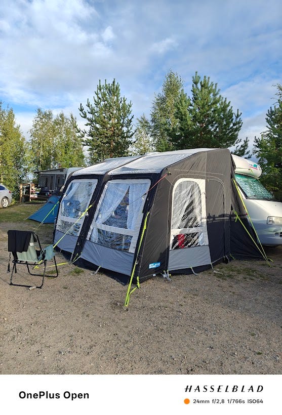 Matkailuauton (-vaunun) etuteltta