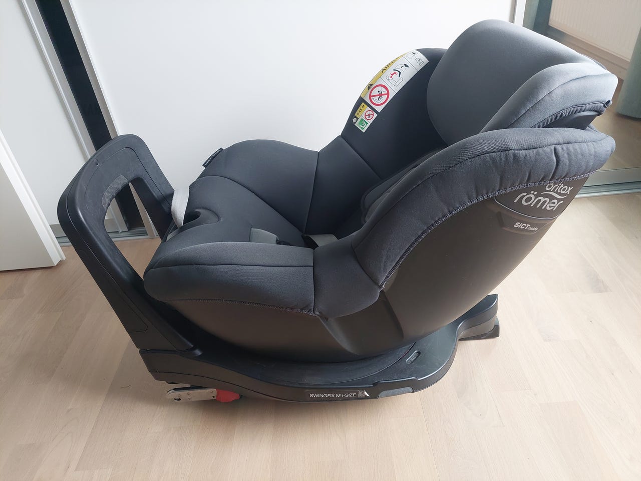 Britax Römer Swingfix M i-size