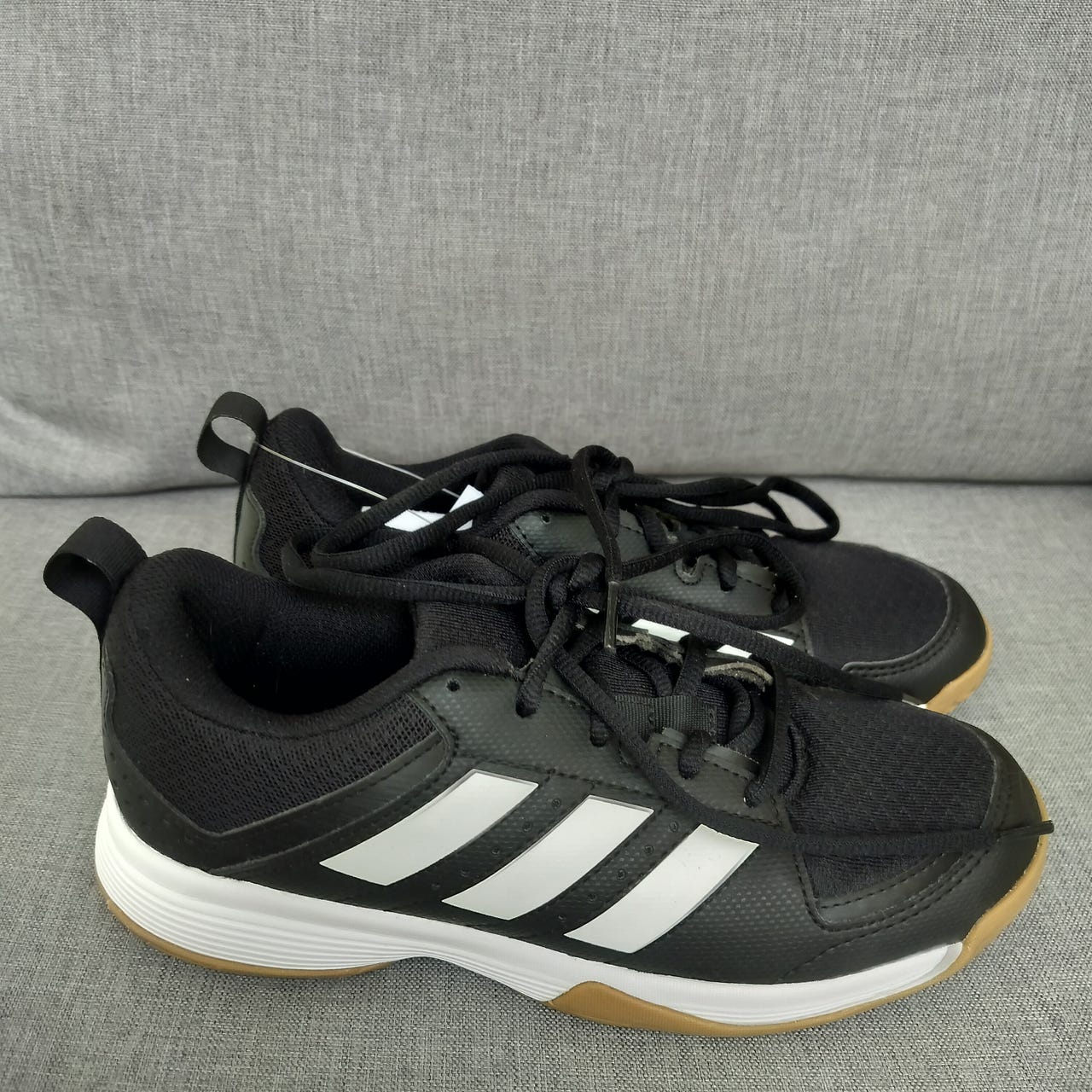 Adidas sisäliikuntakengät/lenkkarit