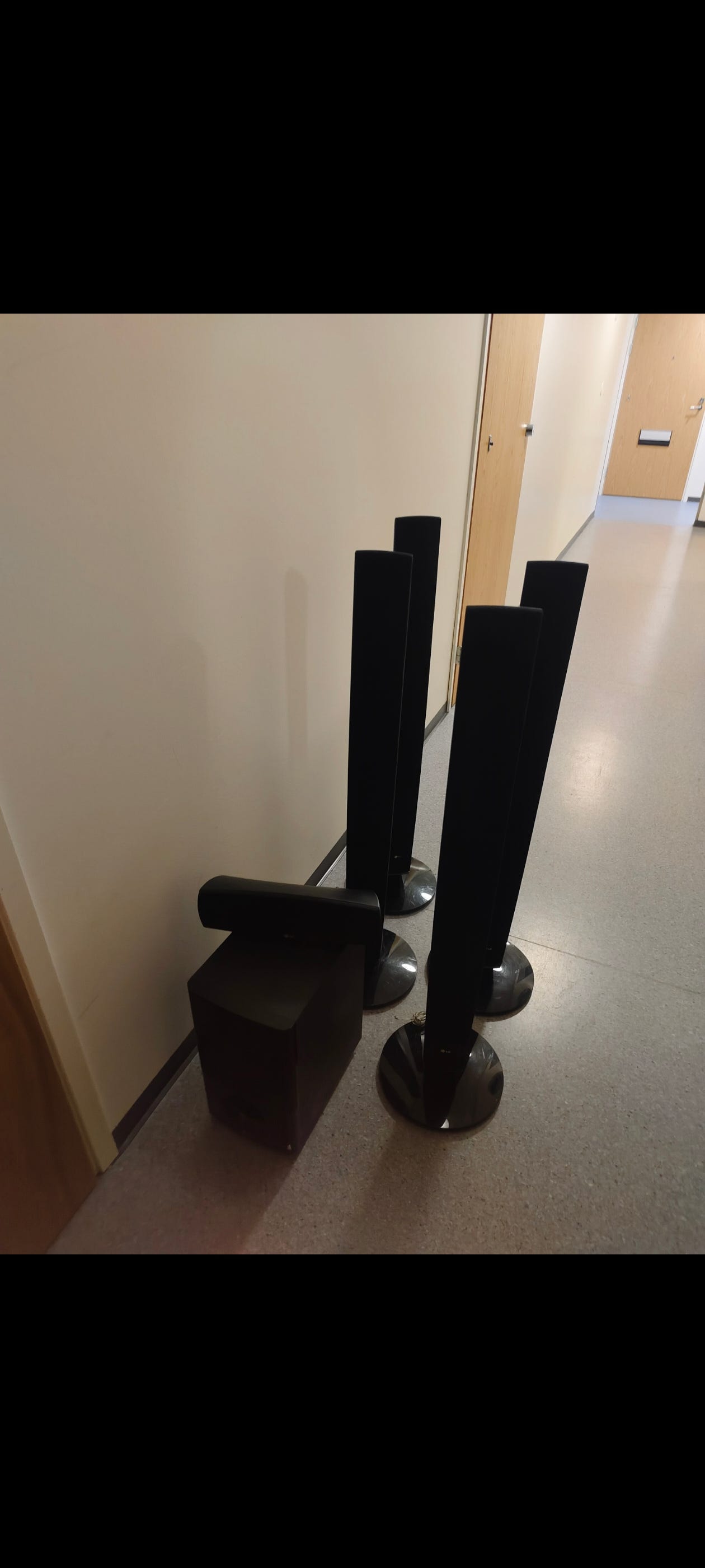 LG HOME THEATER SPEAKERS & SUBWOOFER
