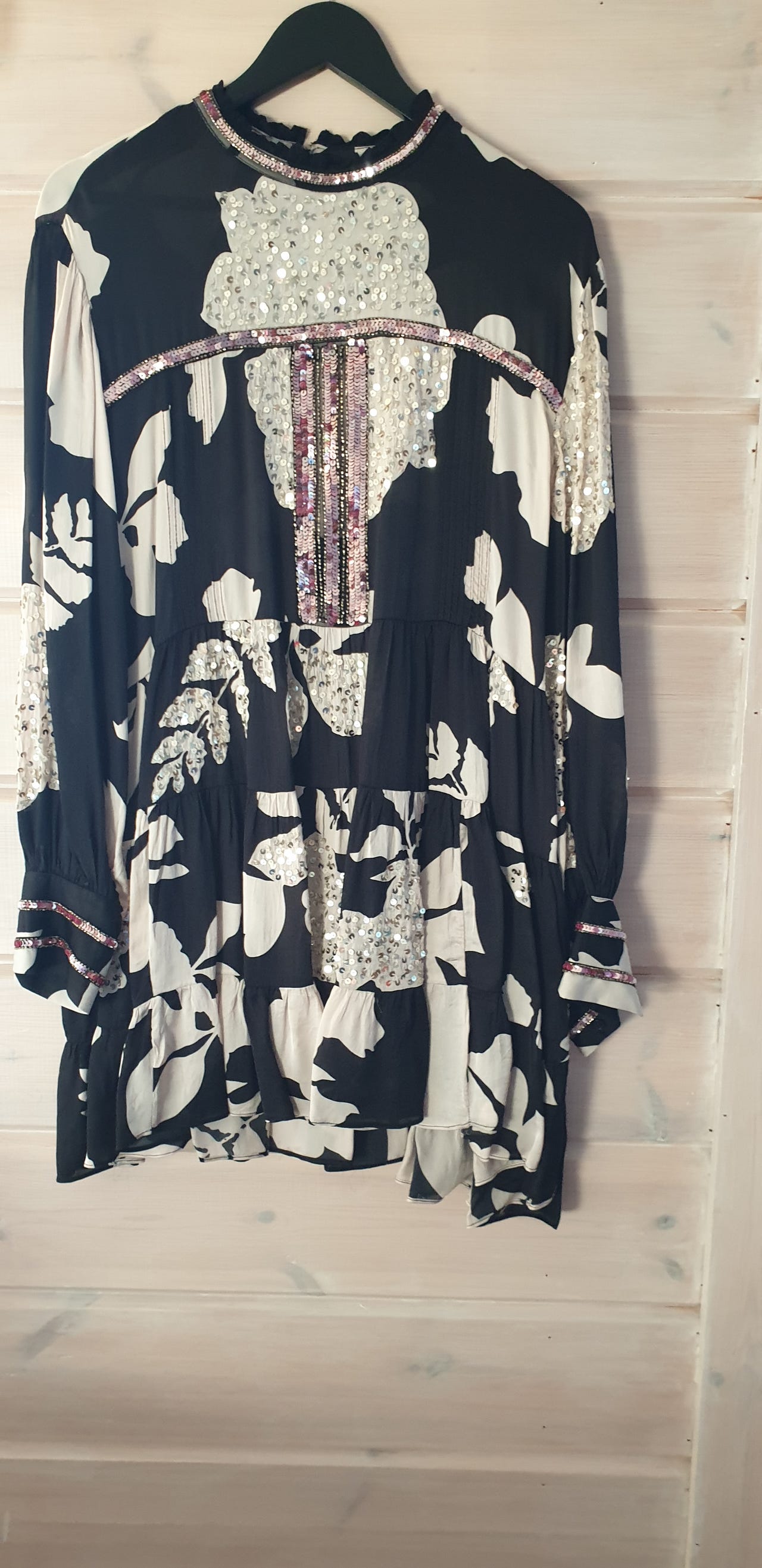 Paljettikoristeinen juhlamekko, ZARA, koko XXL