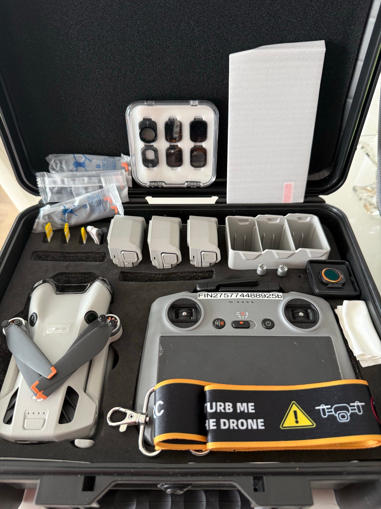 DJI Mini 4 Pro Fly More Combo + RC 2 – kamera drone ja kovakotelo