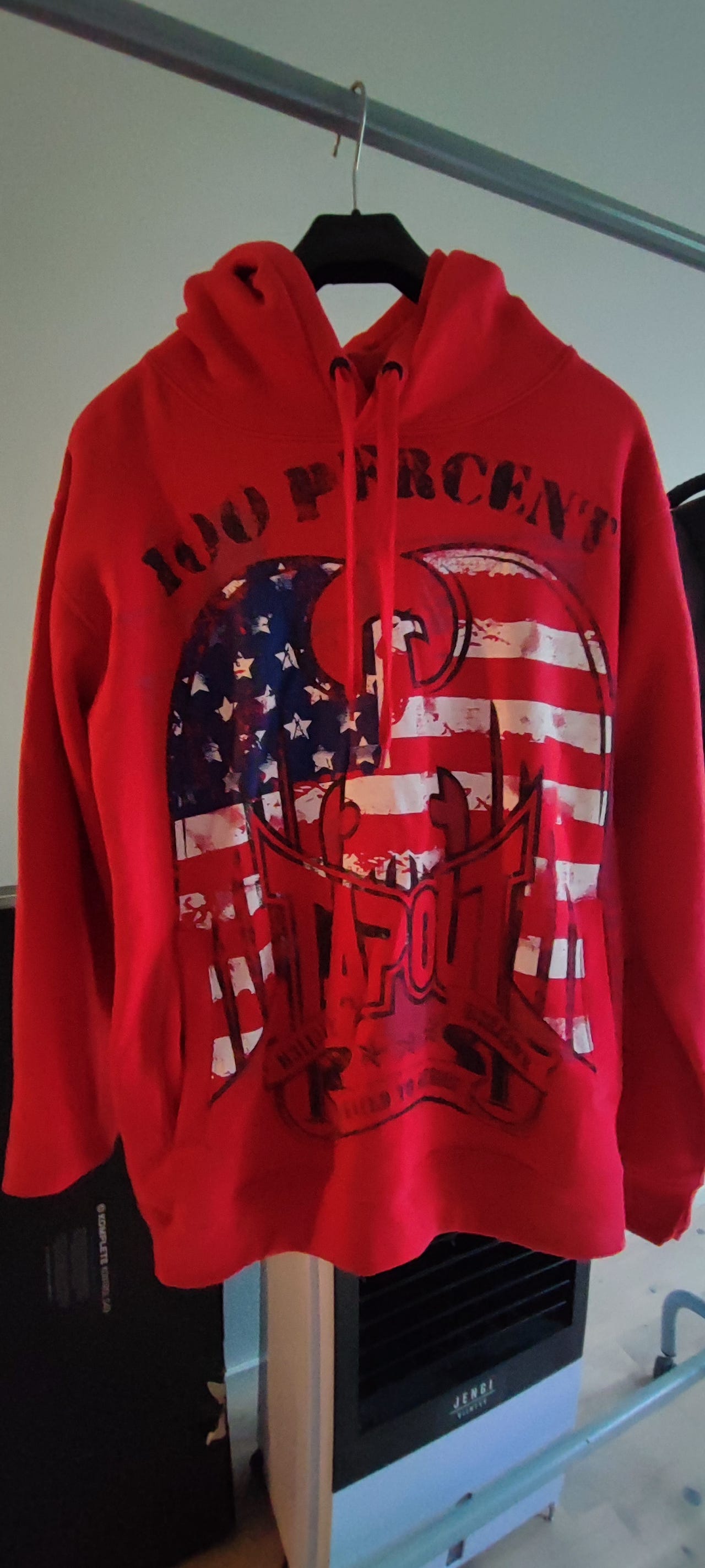 UUSI Tapout huppari