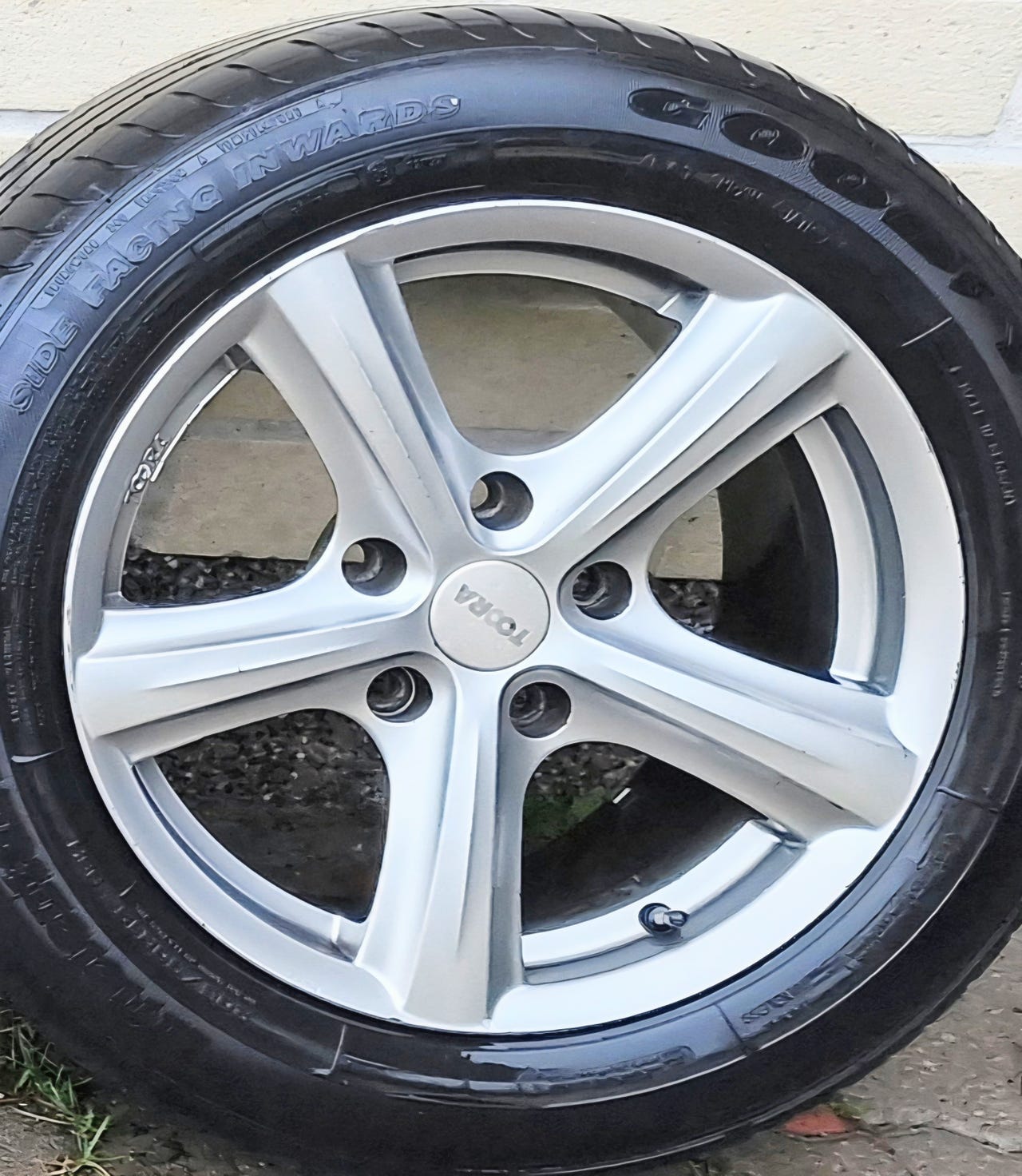 BMW aluvanteet kesärenkailla 16" 5x120