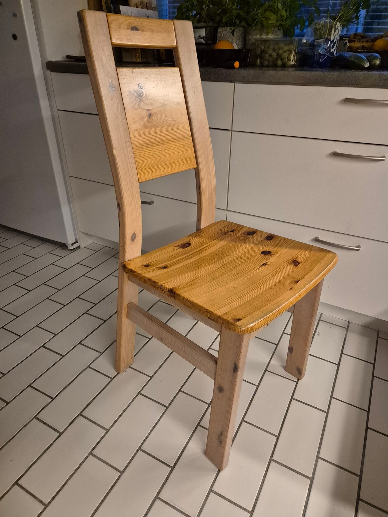 Ruokapöydän tuolit 5 kpl, Ilmari Tapiovaara, mäntyä