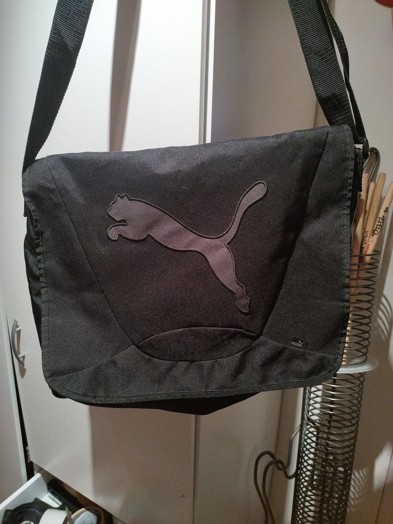 Puma olkalaukku