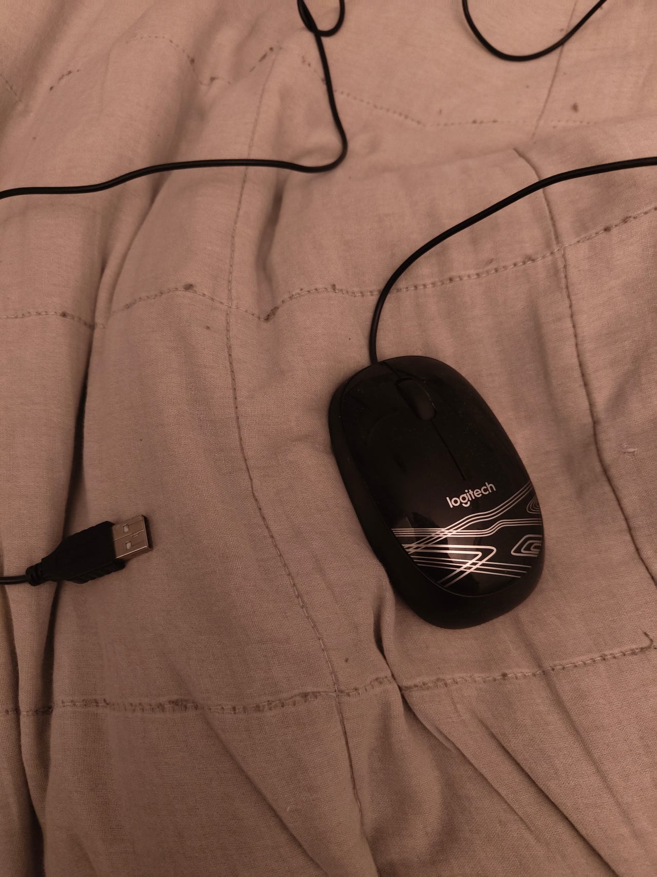 Logitech M105 hiiri