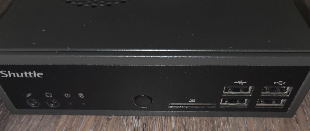 Shuttle XPC DS81 NUC | Tori