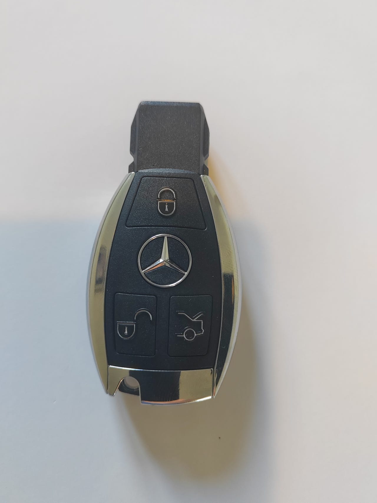 Uusi avain ohjelmoituna - Mercedes