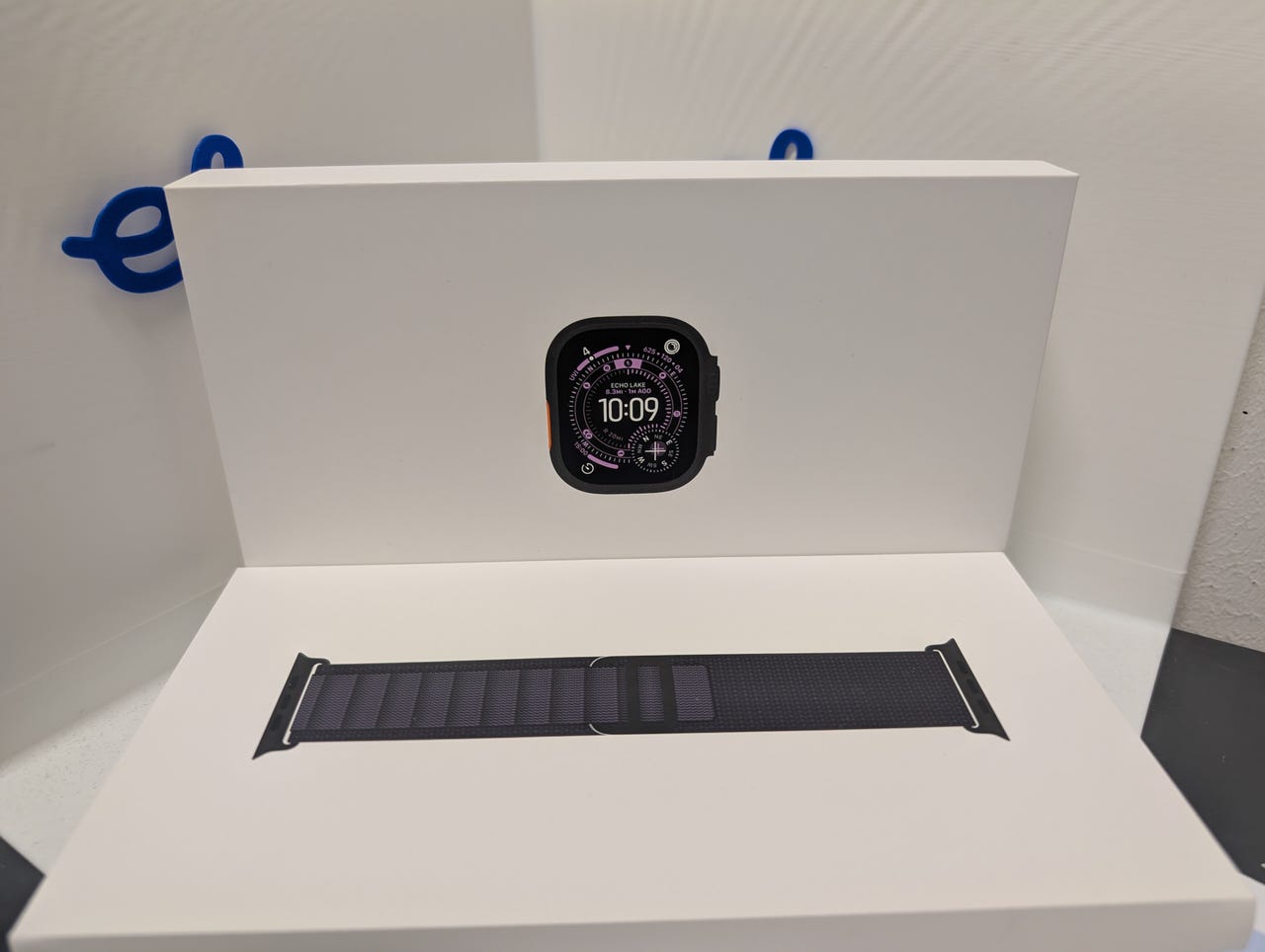 Apple Watch Ultra 3 4G Musta titaanikuori Alpine rannekkeella