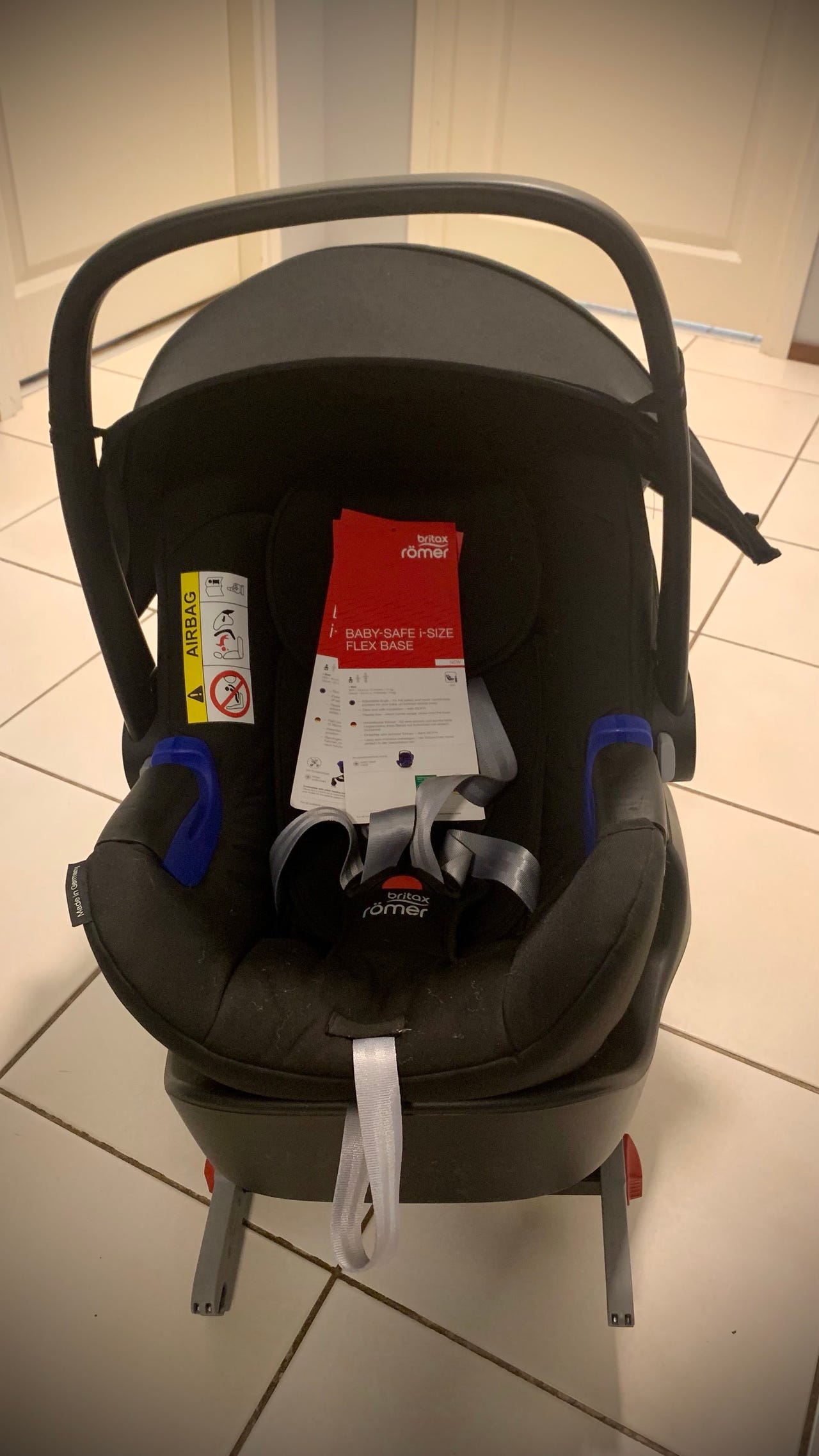 Britax Römer turvakaukalo,telakka,aurinkosuoja + supistajat