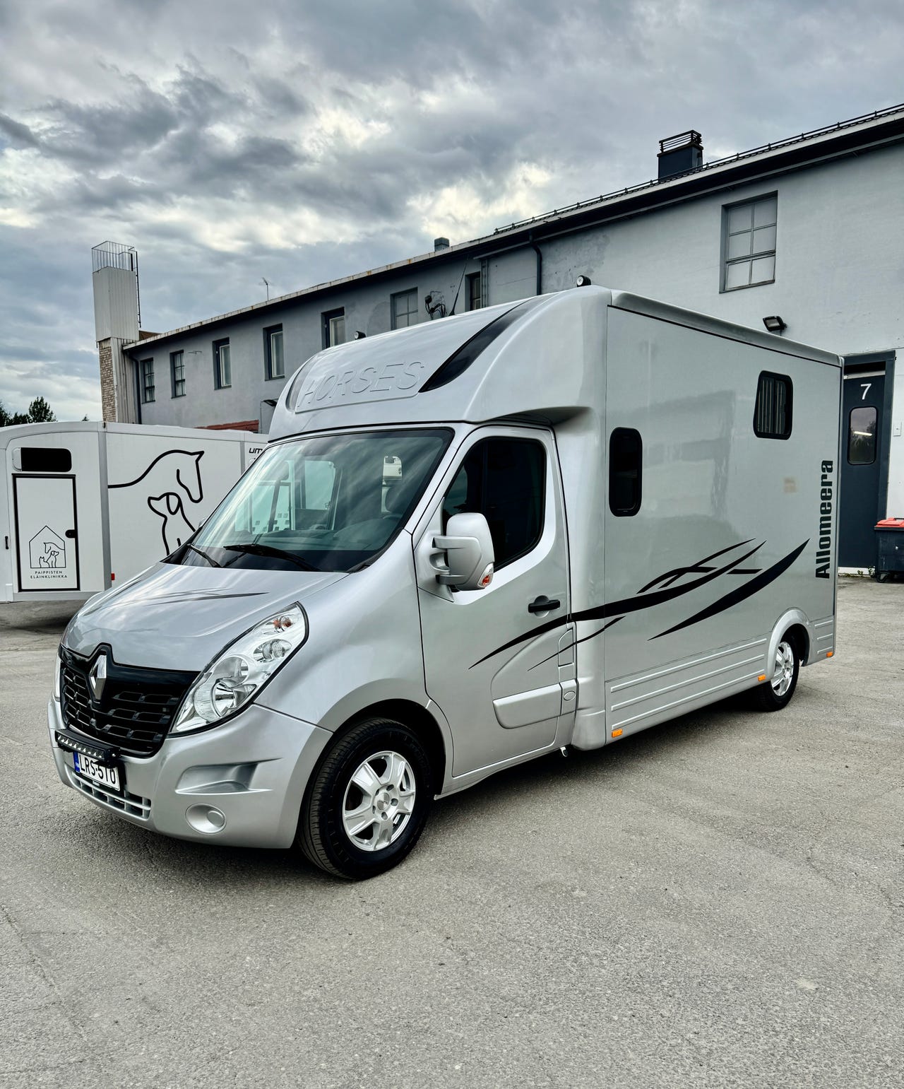 Hevosauto Renault Master Equimat Stuteri