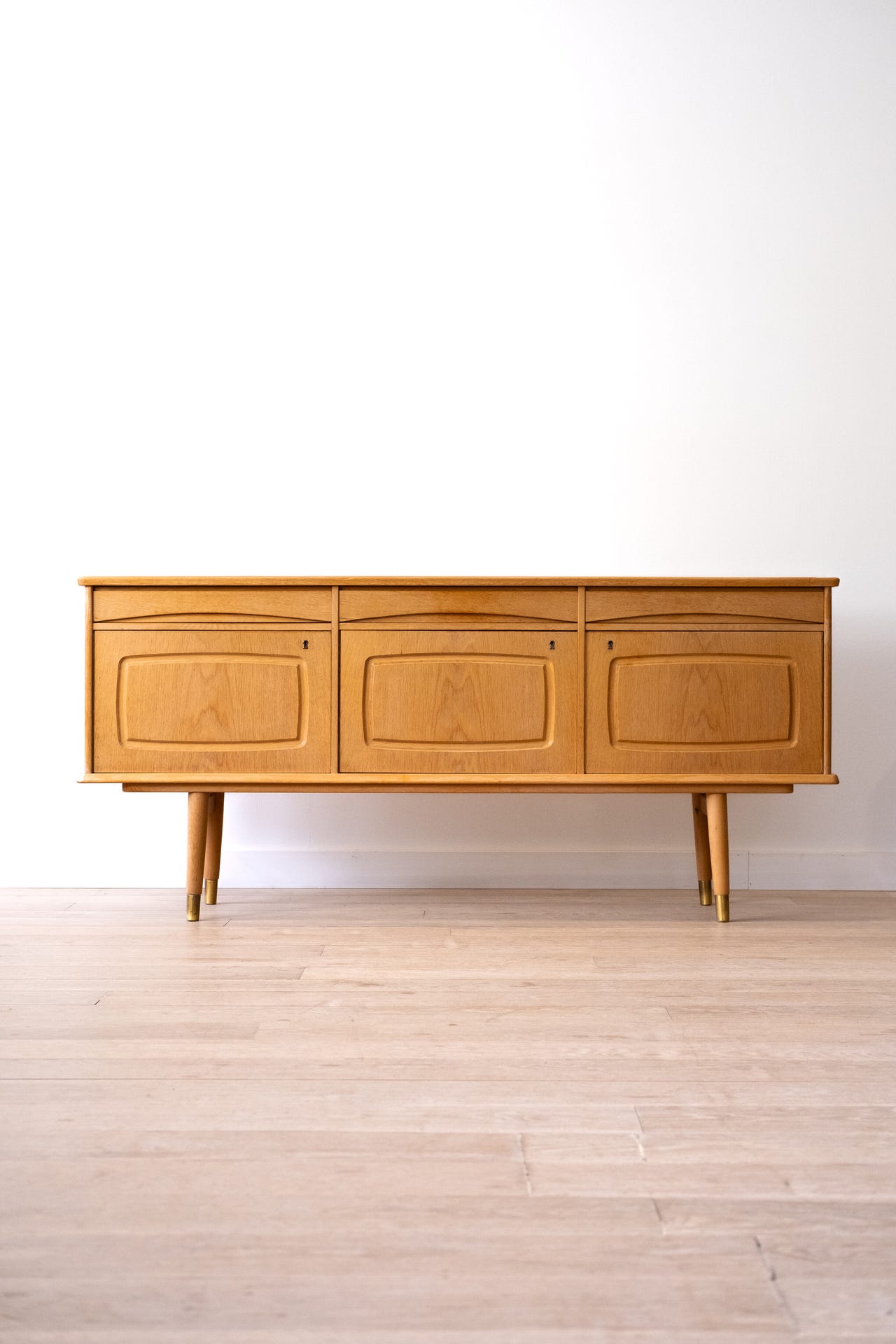 Nordås Bruk AS Norjalainen Tamminen Matala Sideboard Senkki