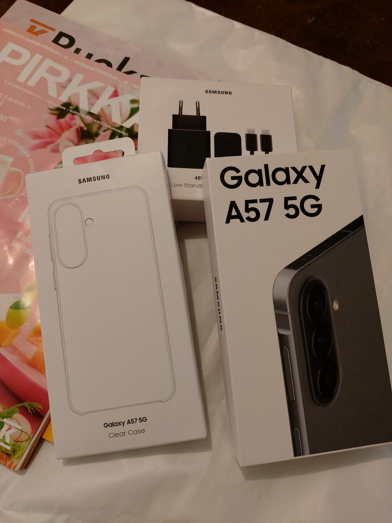 Samsung A57 5G/256Gt+laturi+suojak.Upouusi