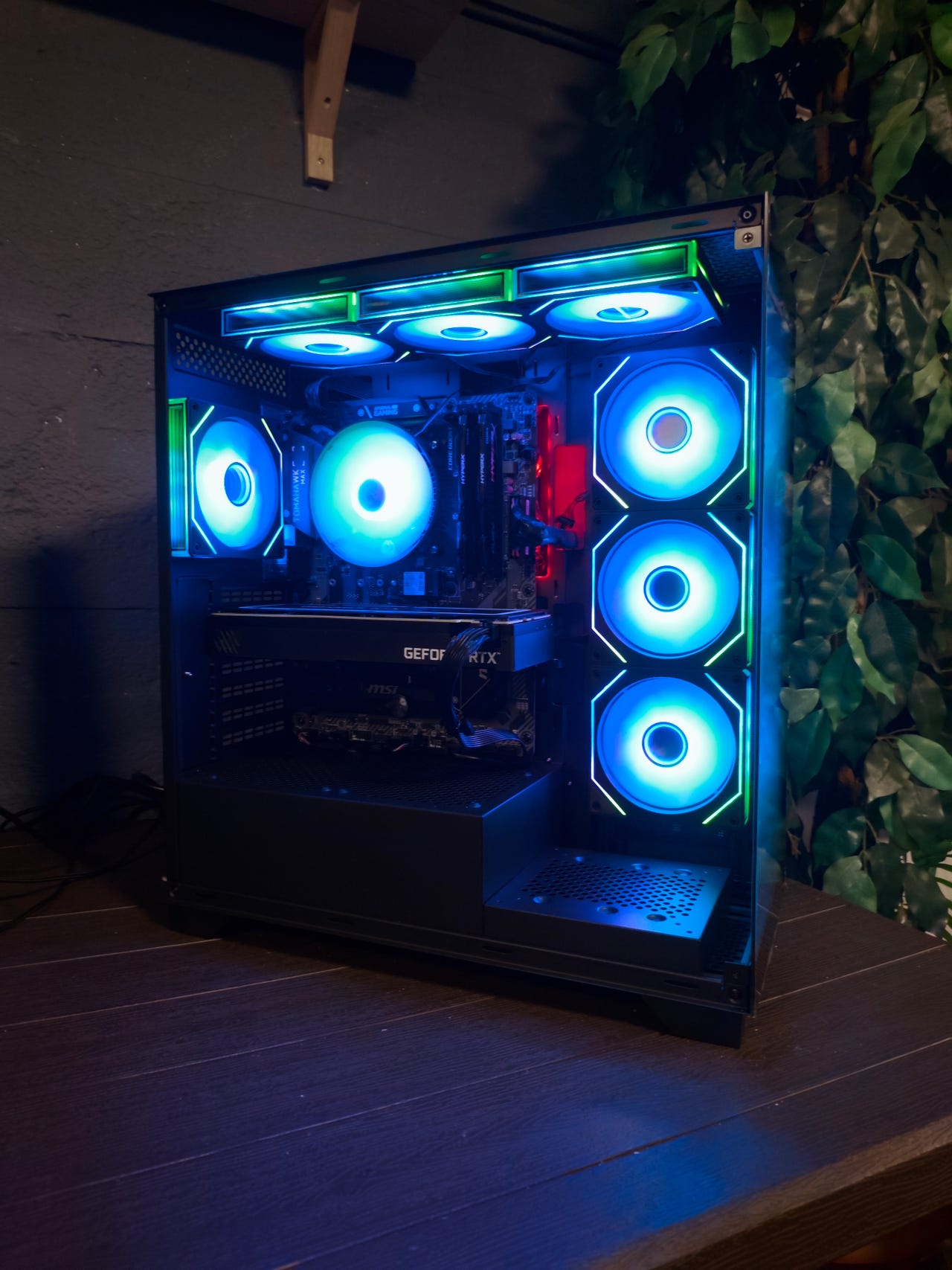 Pelitietokone (ryzen 3600, rtx3060ti, 16gb ram)