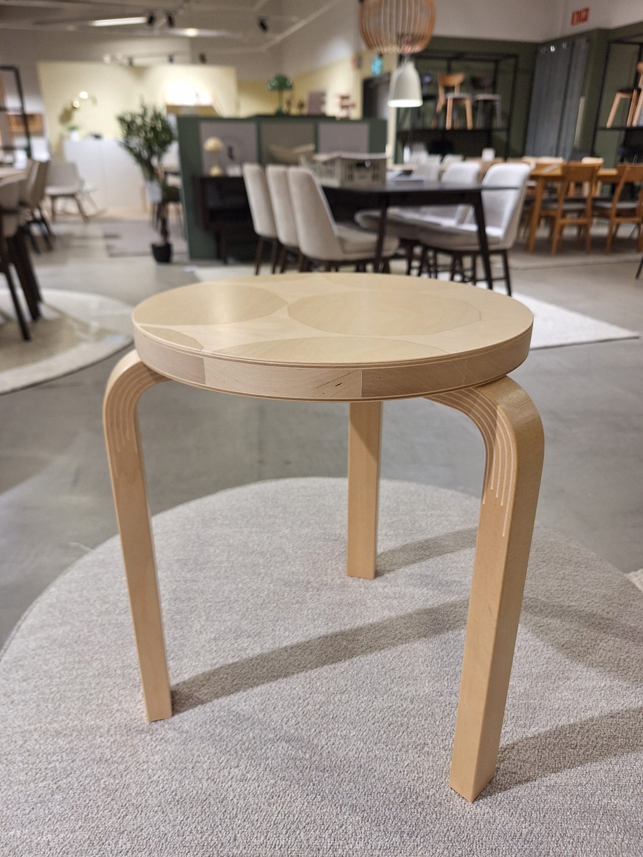 Artek Jakkara 60, Marimekko (Ovh 350,-)