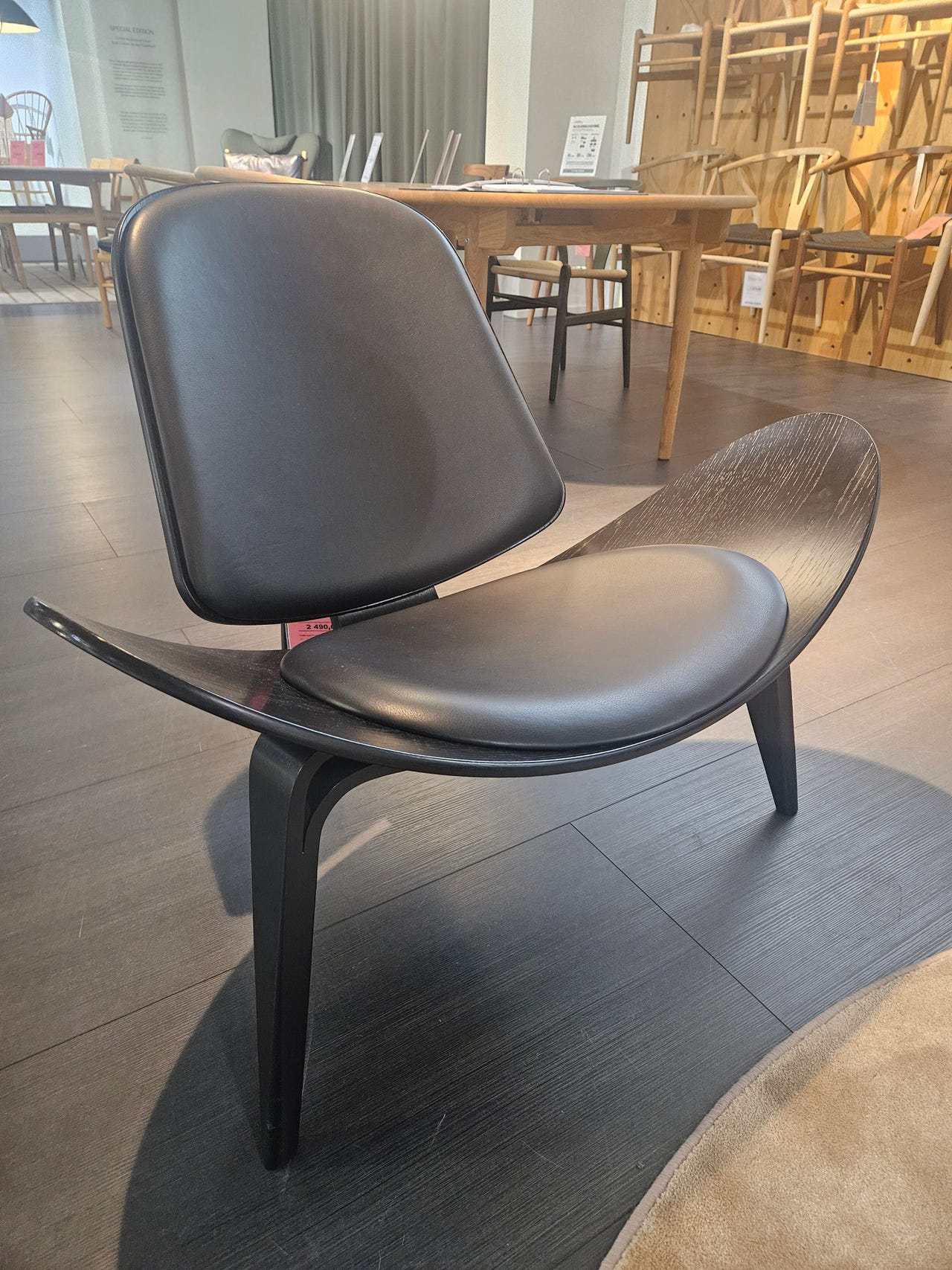 Carl Hansen Shell nojatuoli CH07