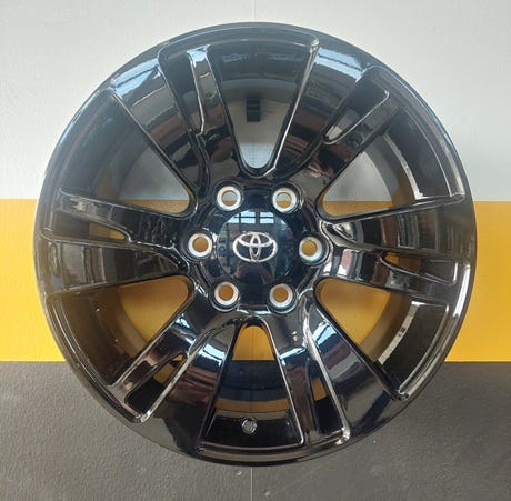 Toyota alkuperäiset vanteet 7×18 6×139,7 ET25 KR106,1