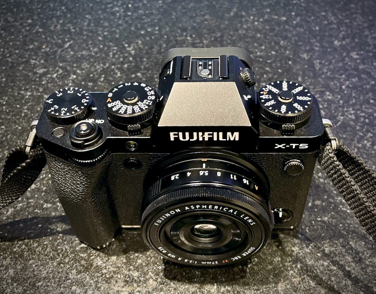 Kuin uusi Fujifilm X-T5 Takuu 8/27 asti
